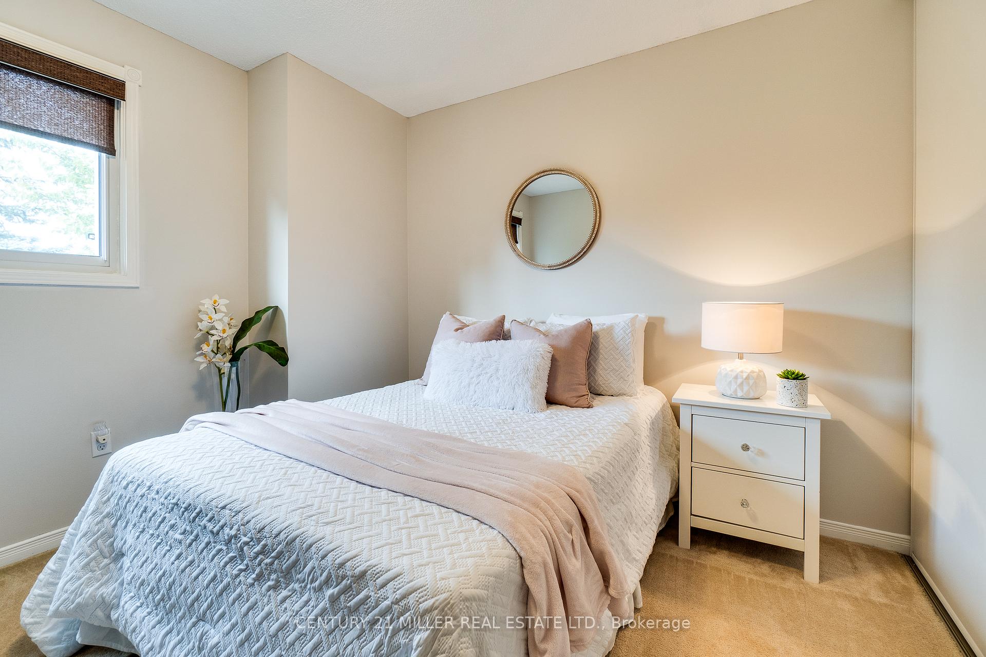 Photo 18 of 5100 Sunray Drive, Mississauga, Hurontario — HOMEH