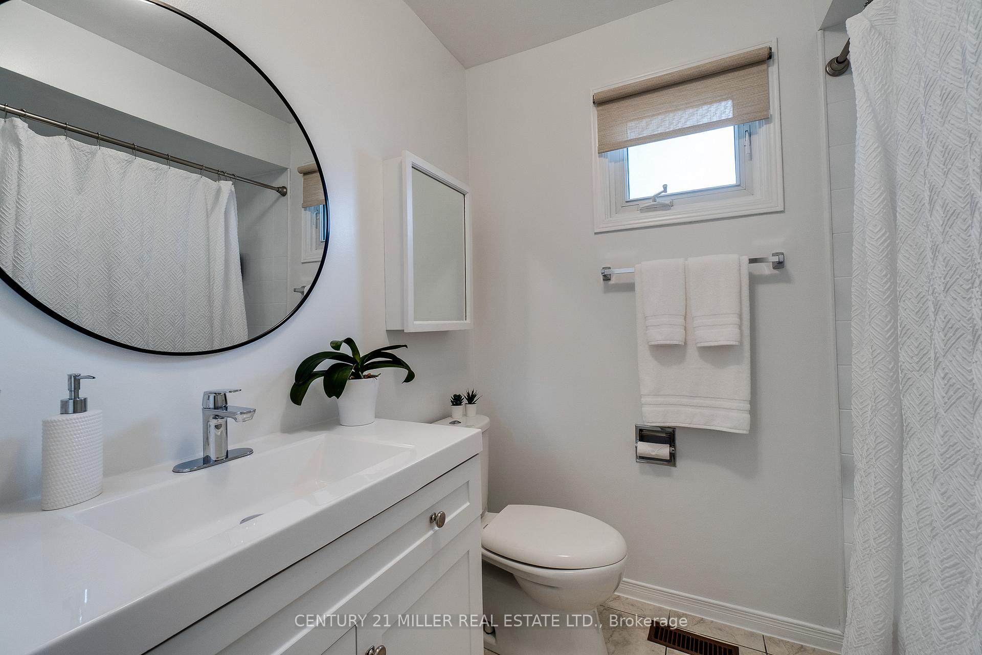 Photo 32 of 5100 Sunray Drive, Mississauga, Hurontario — HOMEH