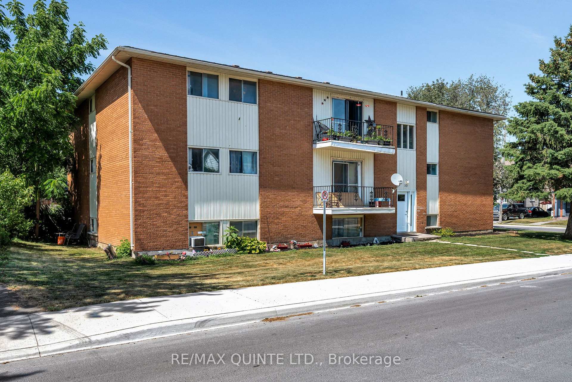 Photo 1 of 30 Henry Street, Belleville, Belleville Ward — HOMEH