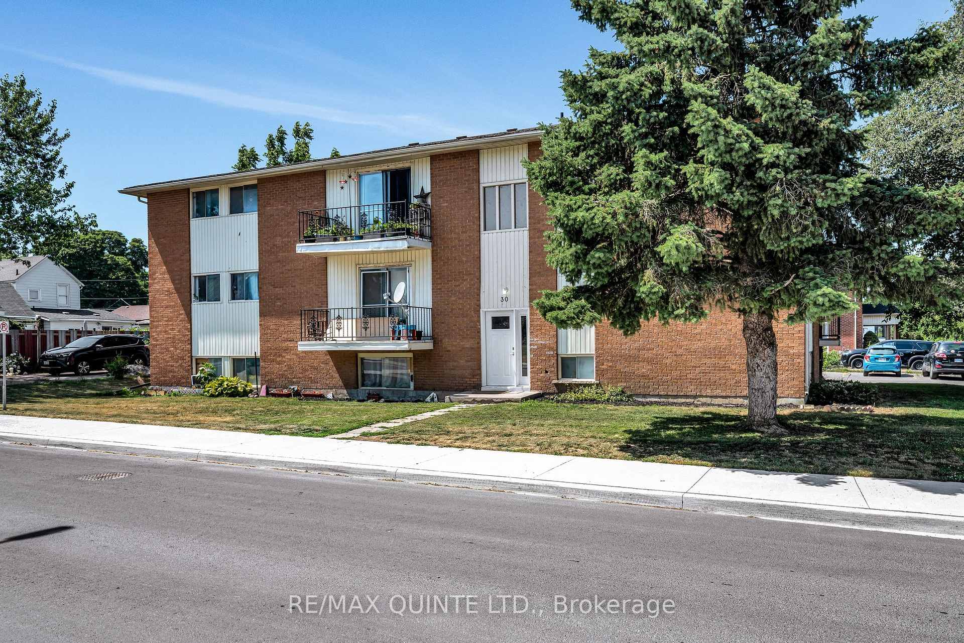 Photo 5 of 30 Henry Street, Belleville, Belleville Ward — HOMEH