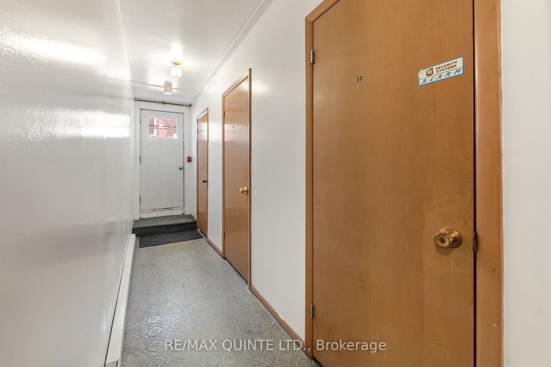 Photo 13 of 30 Henry Street, Belleville, Belleville Ward — HOMEH