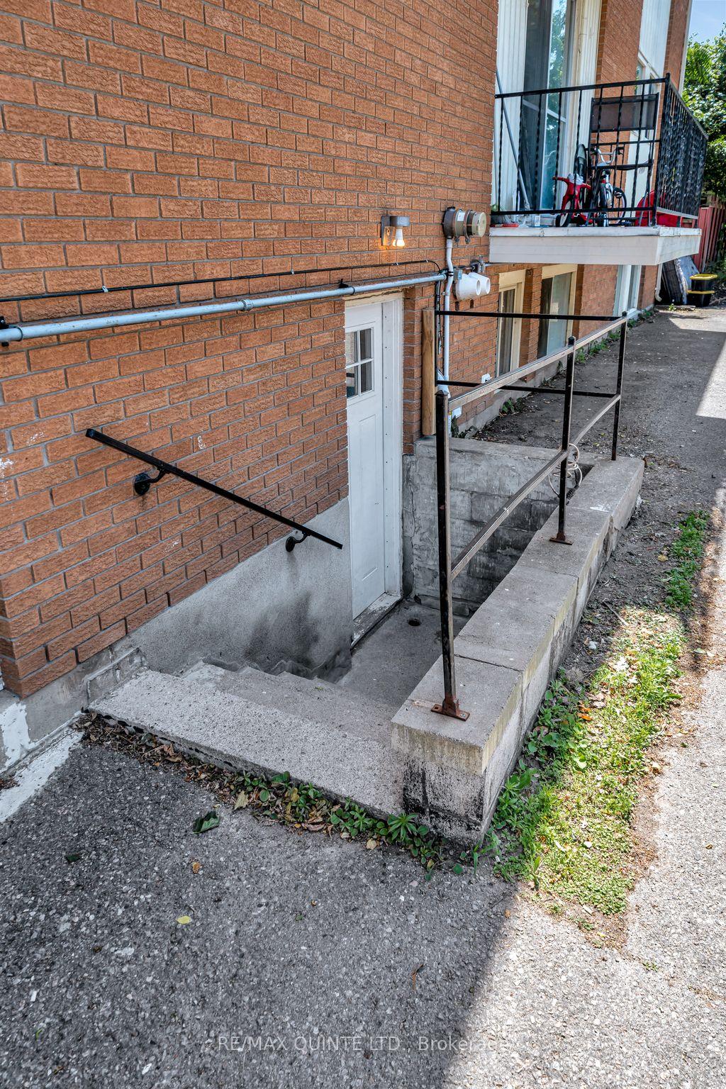 Photo 11 of 30 Henry Street, Belleville, Belleville Ward — HOMEH