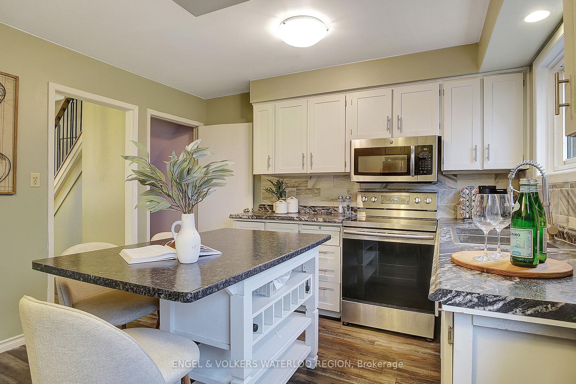 Photo 16 of Unit A, 586 Mount Anne Drive, Waterloo — HOMEH