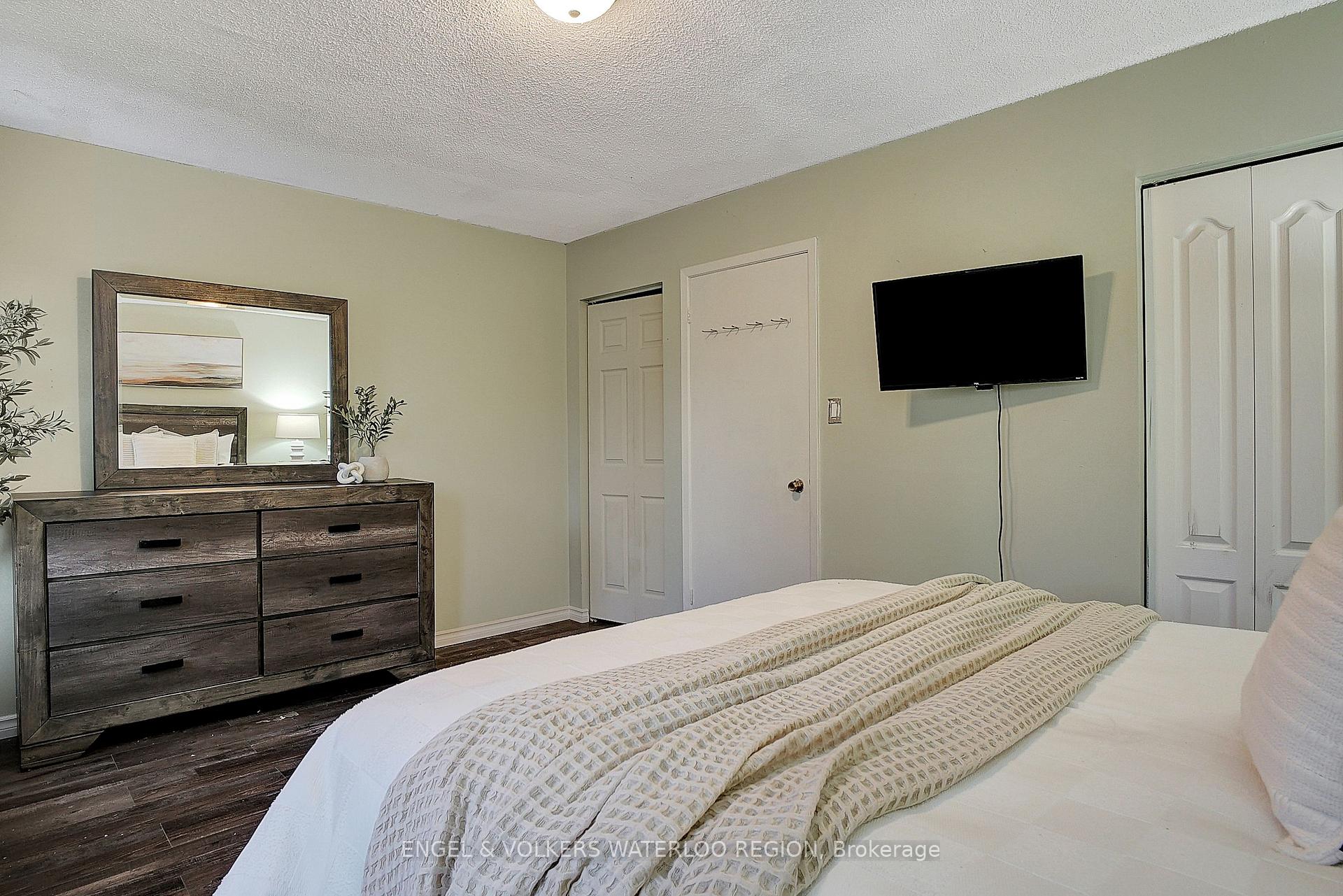 Photo 18 of Unit A, 586 Mount Anne Drive, Waterloo — HOMEH