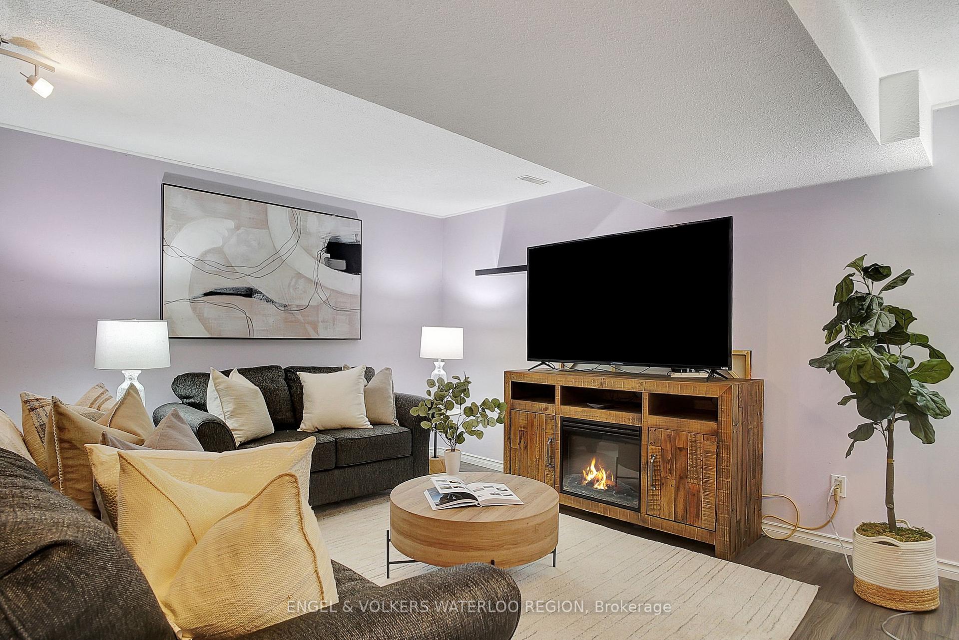Photo 25 of Unit A, 586 Mount Anne Drive, Waterloo — HOMEH