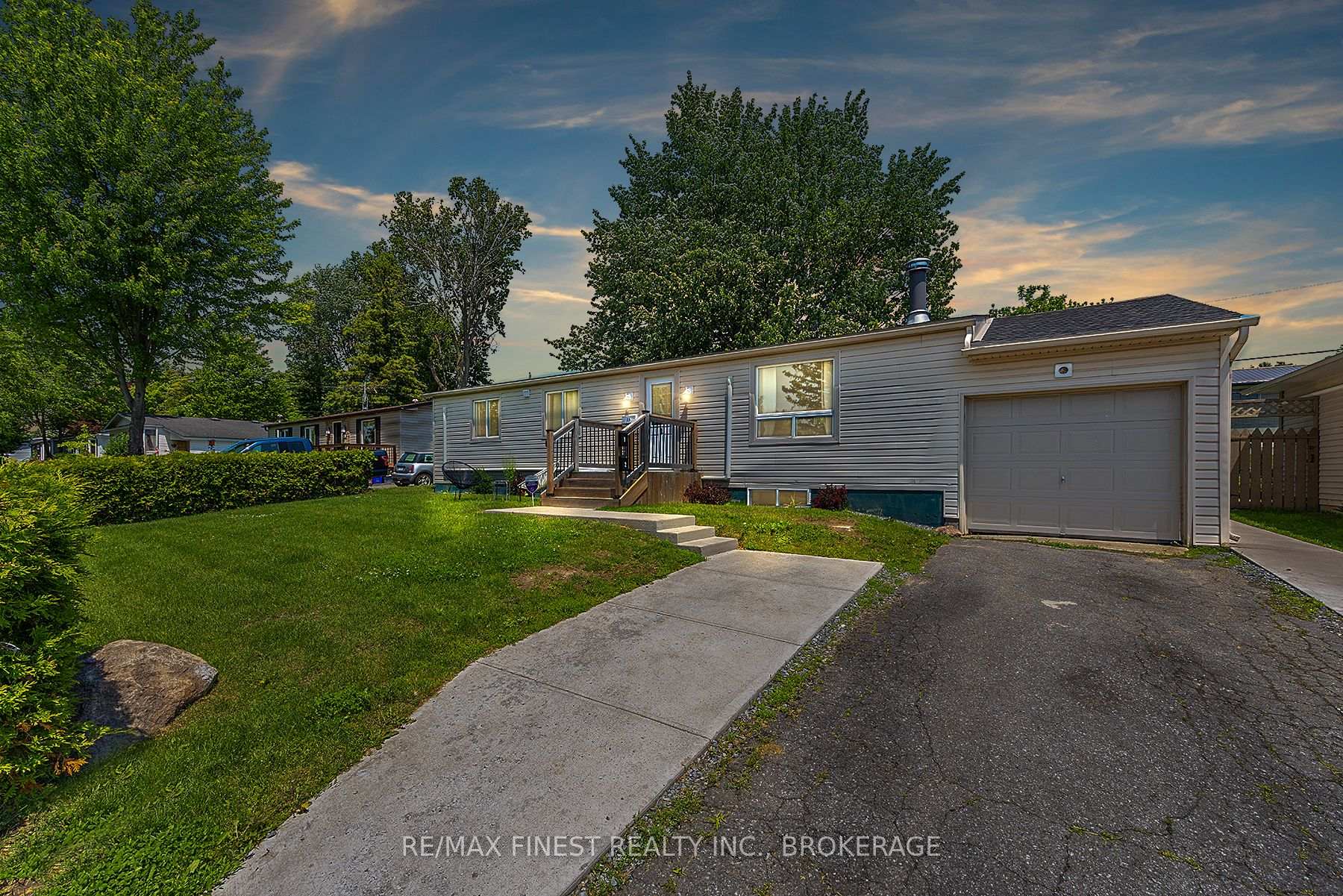 Photo 1 of 35 Clairton Place, Loyalist, Amherstview — HOMEH