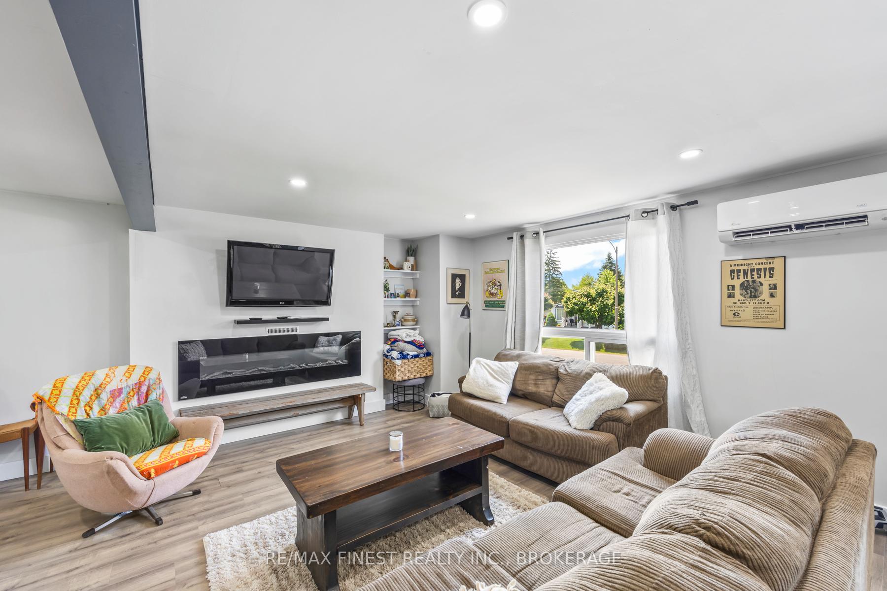 Photo 18 of 35 Clairton Place, Loyalist, Amherstview — HOMEH