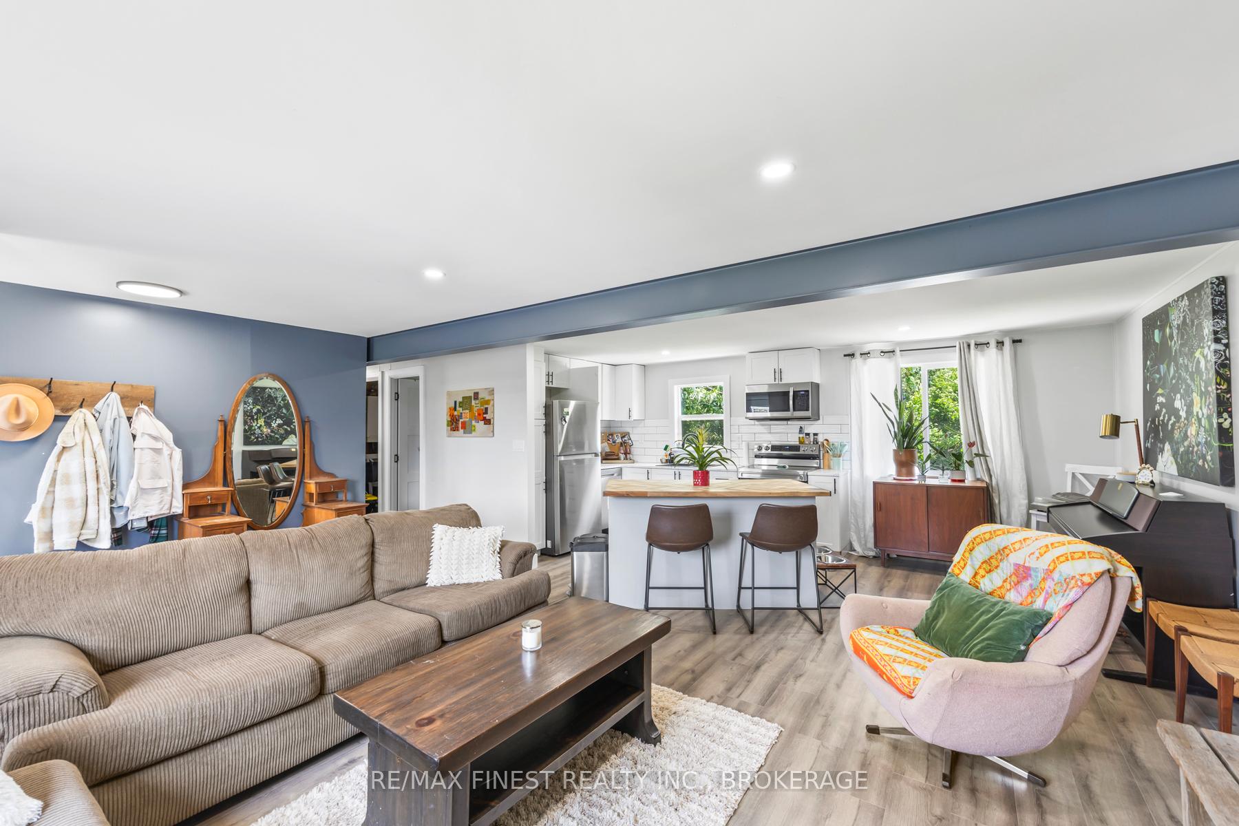 Photo 8 of 35 Clairton Place, Loyalist, Amherstview — HOMEH