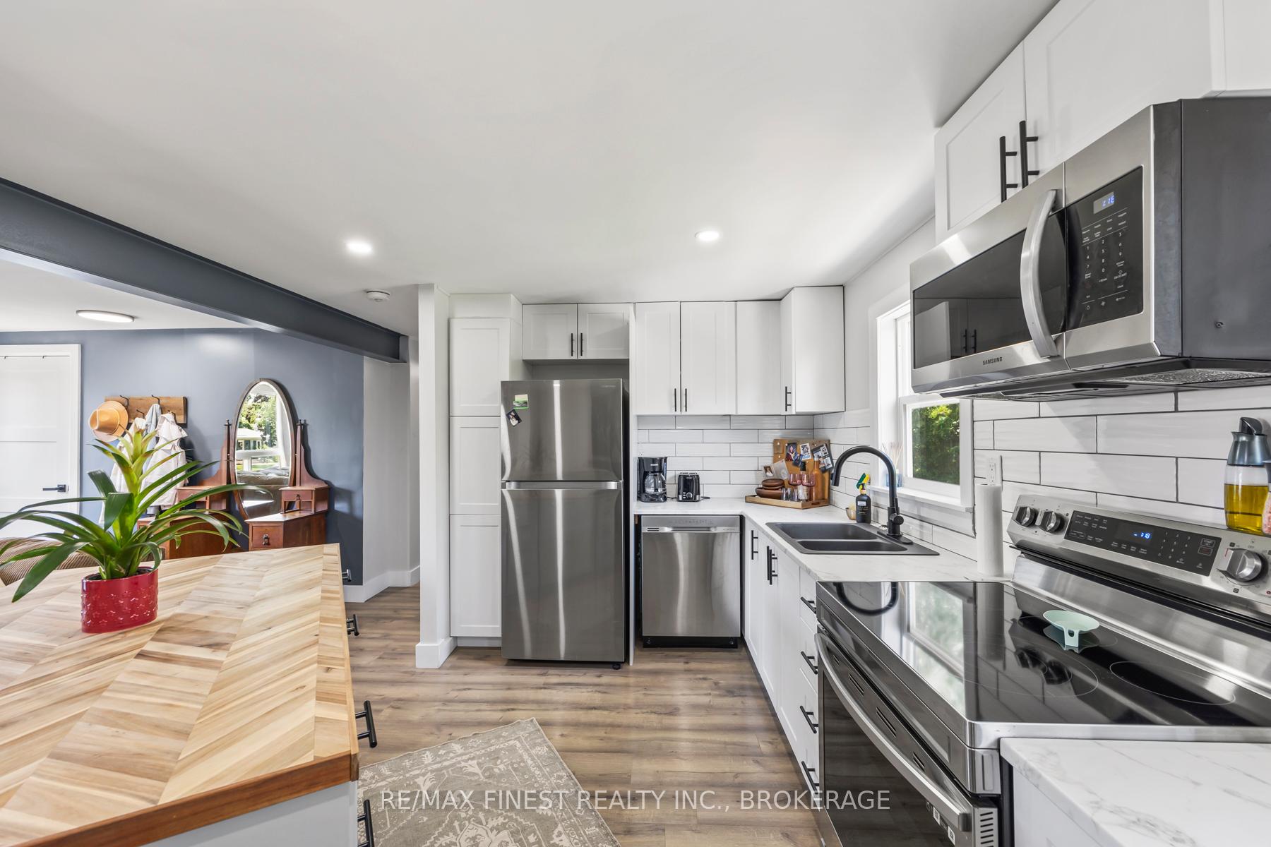 Photo 11 of 35 Clairton Place, Loyalist, Amherstview — HOMEH