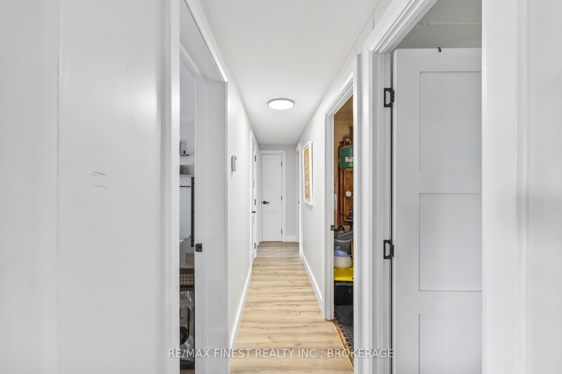 Photo 3 of 35 Clairton Place, Loyalist, Amherstview — HOMEH