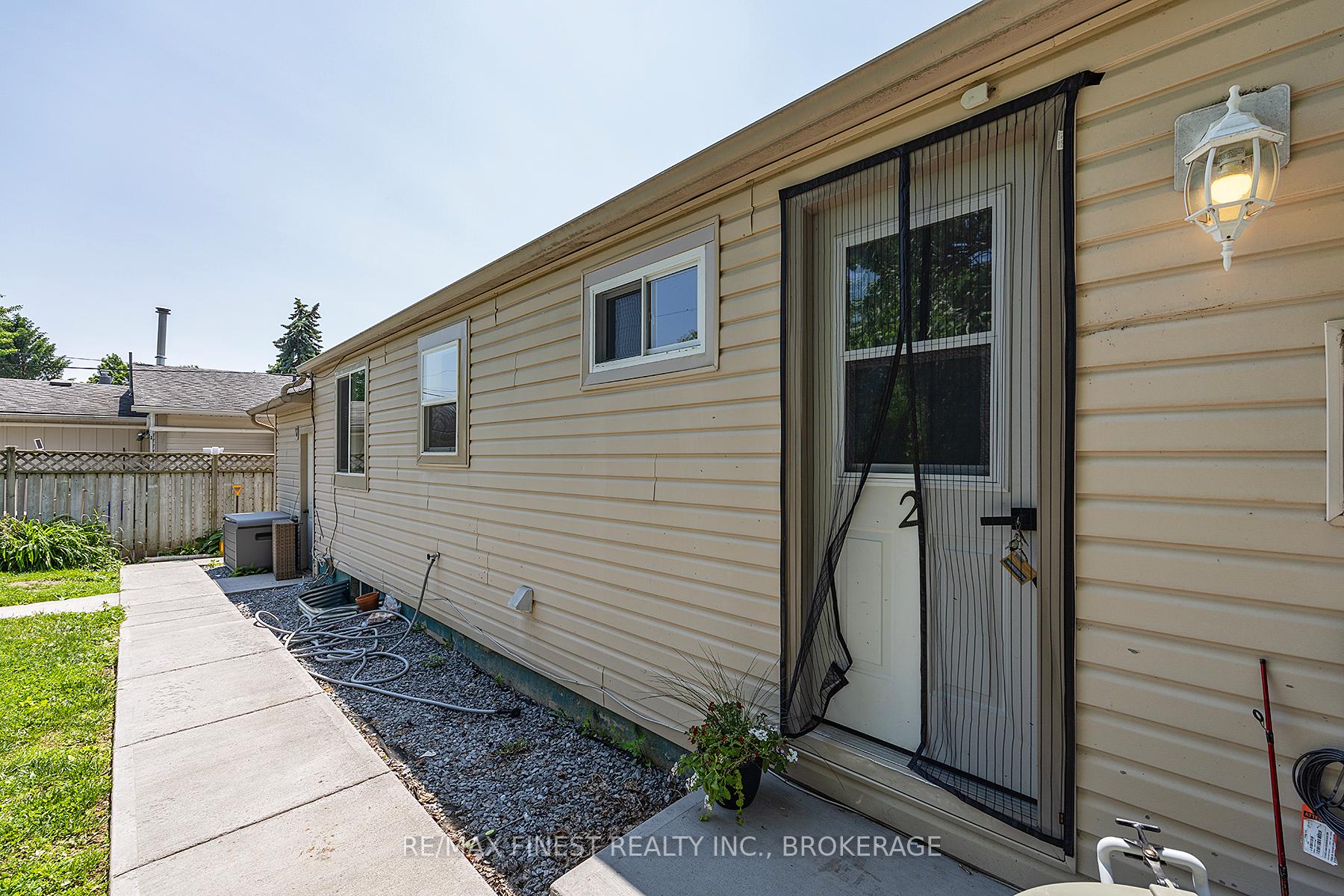 Photo 16 of 35 Clairton Place, Loyalist, Amherstview — HOMEH