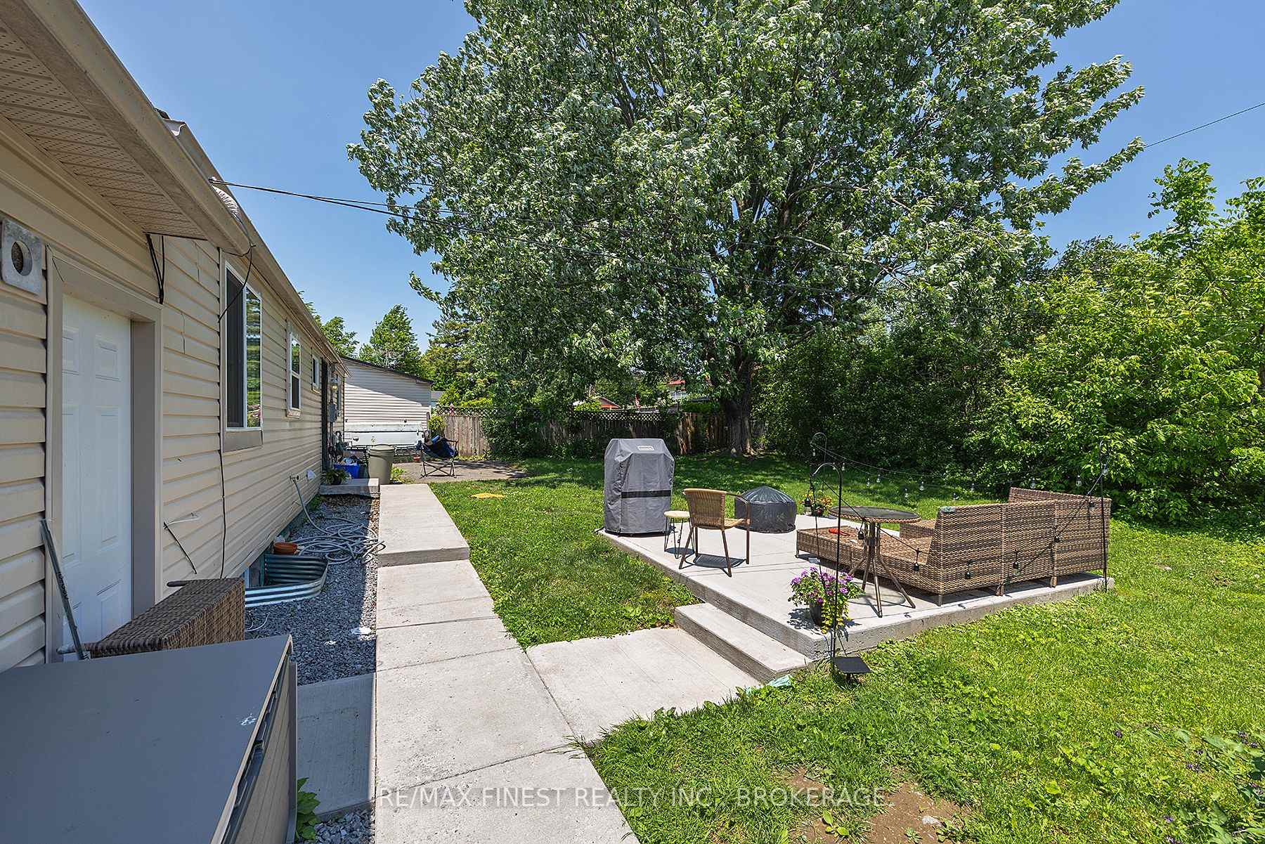 Photo 21 of 35 Clairton Place, Loyalist, Amherstview — HOMEH
