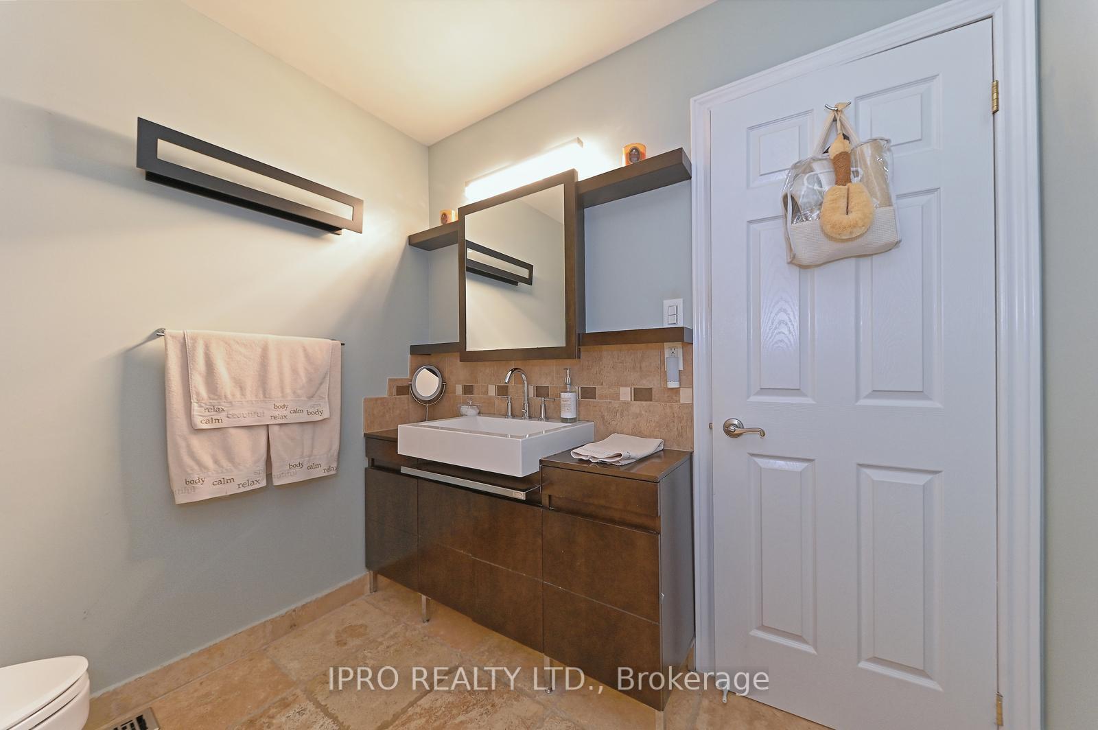 Photo 17 of 16 Bryant Court, Brampton, Brampton West — HOMEH