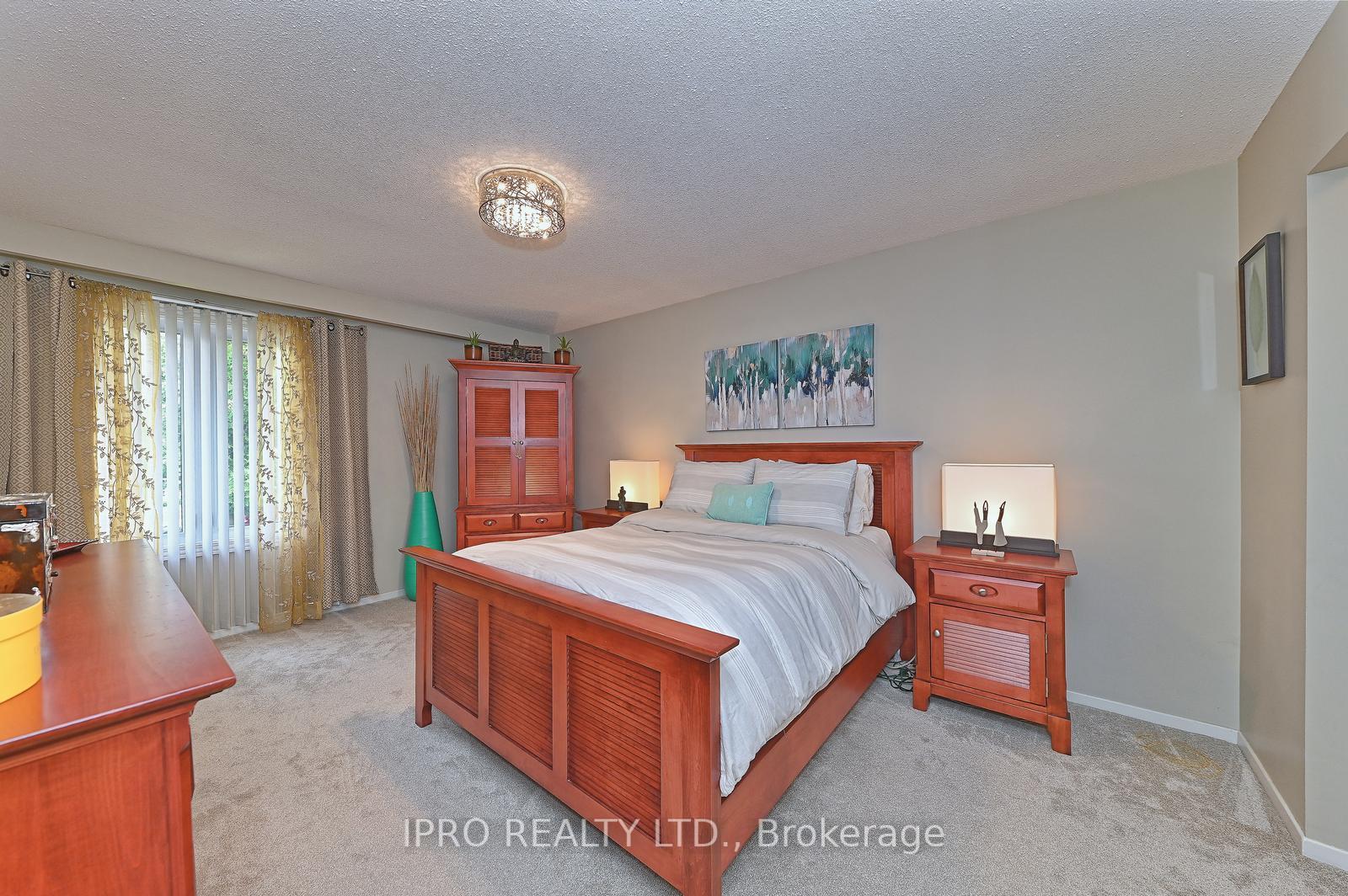 Photo 27 of 16 Bryant Court, Brampton, Brampton West — HOMEH