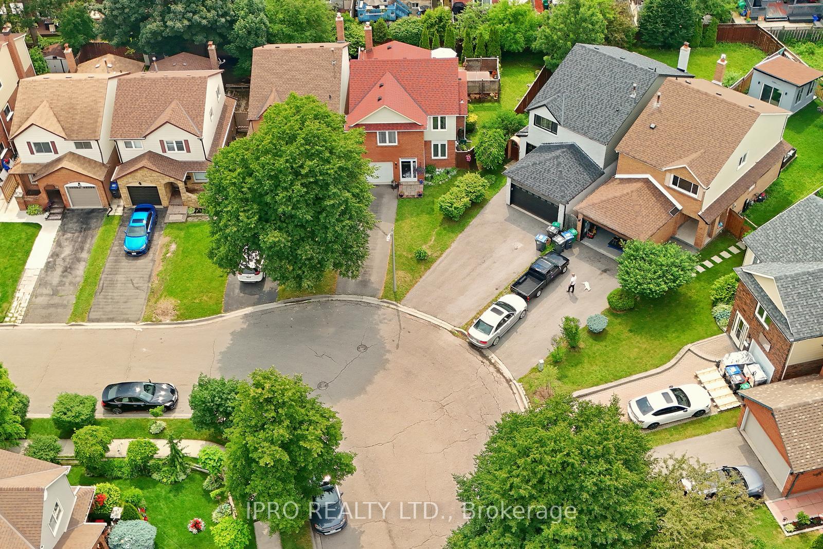 Photo 32 of 16 Bryant Court, Brampton, Brampton West — HOMEH