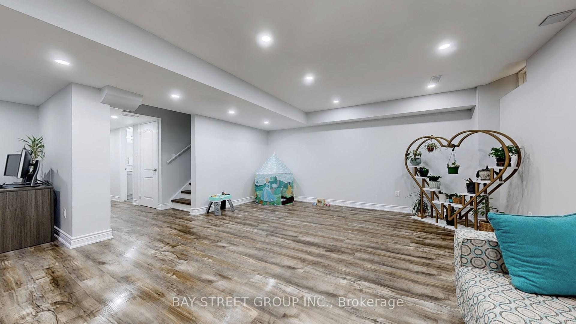 Photo 20 of 24 Zelda Road, Brampton, Sandringham-Wellington North — HOMEH