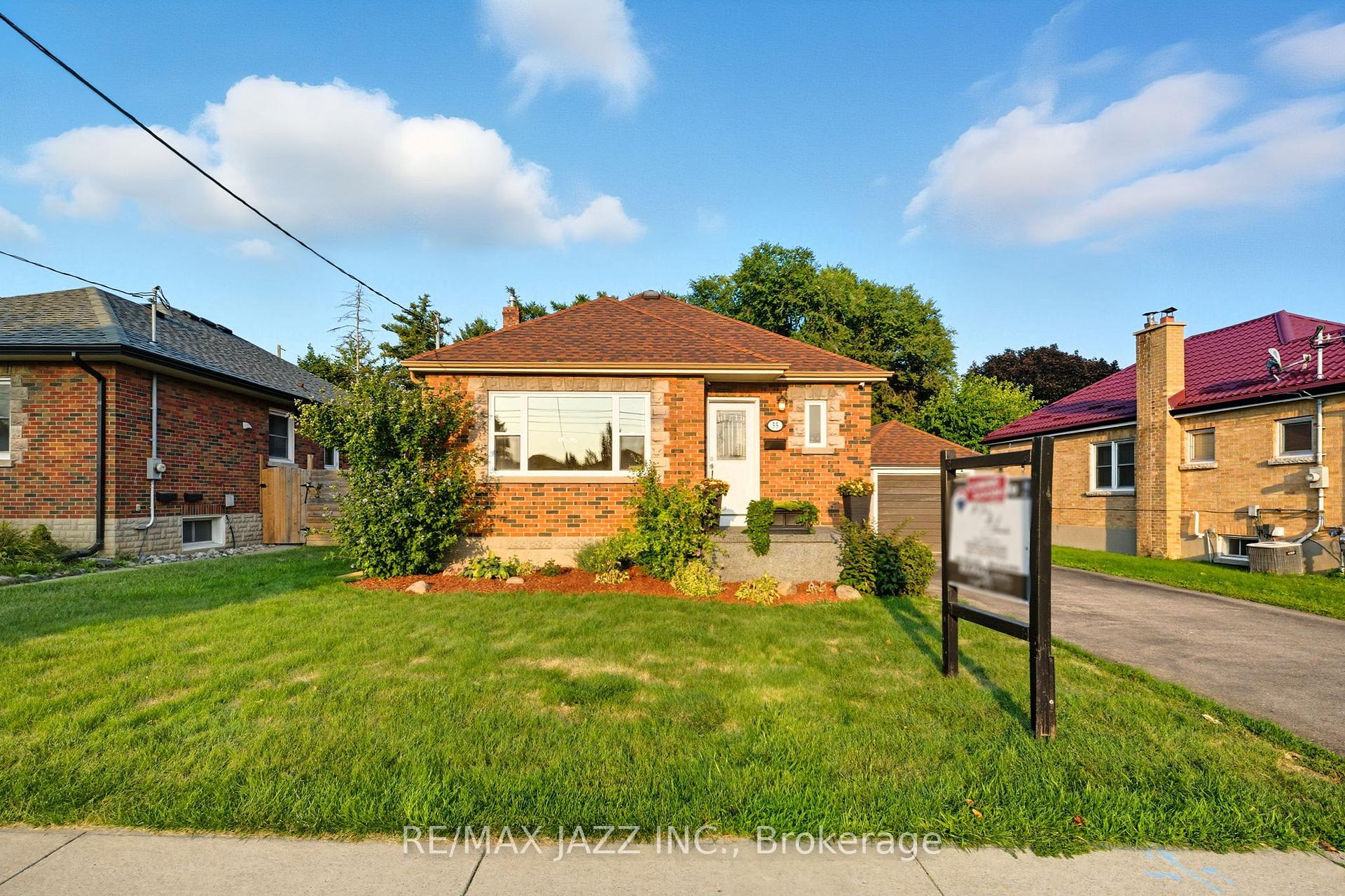 Photo 1 of 55 Liberty Street S, Clarington, Bowmanville — HOMEH