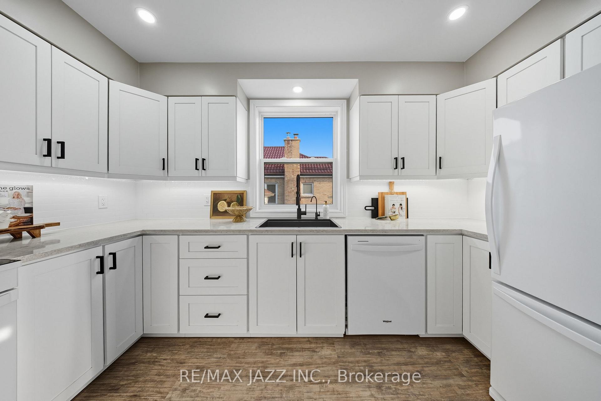 Photo 12 of 55 Liberty Street S, Clarington, Bowmanville — HOMEH