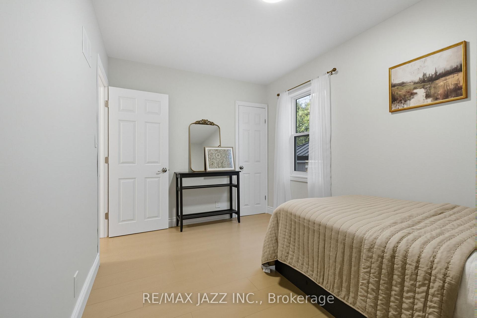 Photo 17 of 55 Liberty Street S, Clarington, Bowmanville — HOMEH
