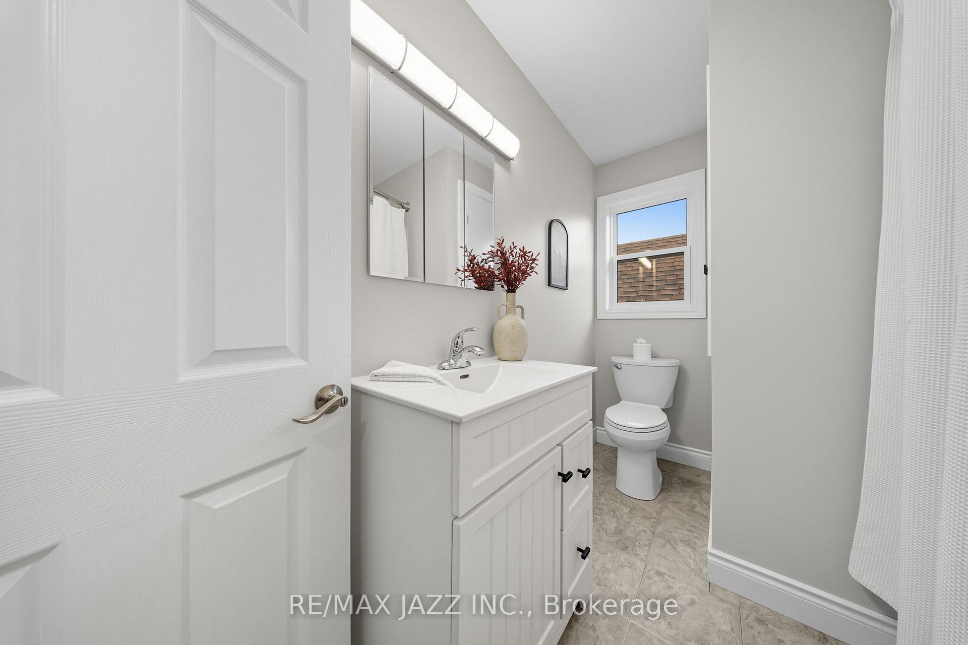 Photo 18 of 55 Liberty Street S, Clarington, Bowmanville — HOMEH