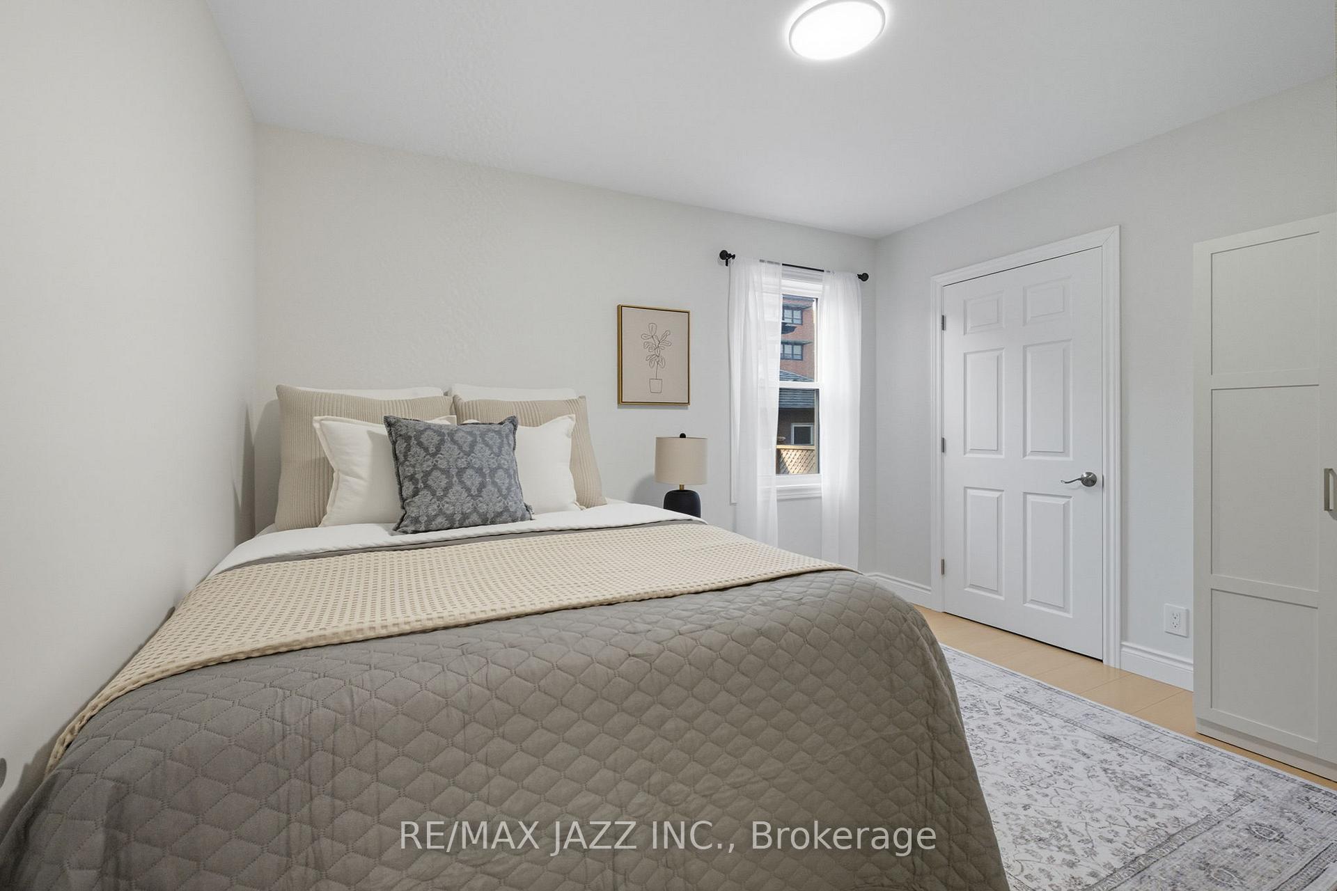 Photo 19 of 55 Liberty Street S, Clarington, Bowmanville — HOMEH