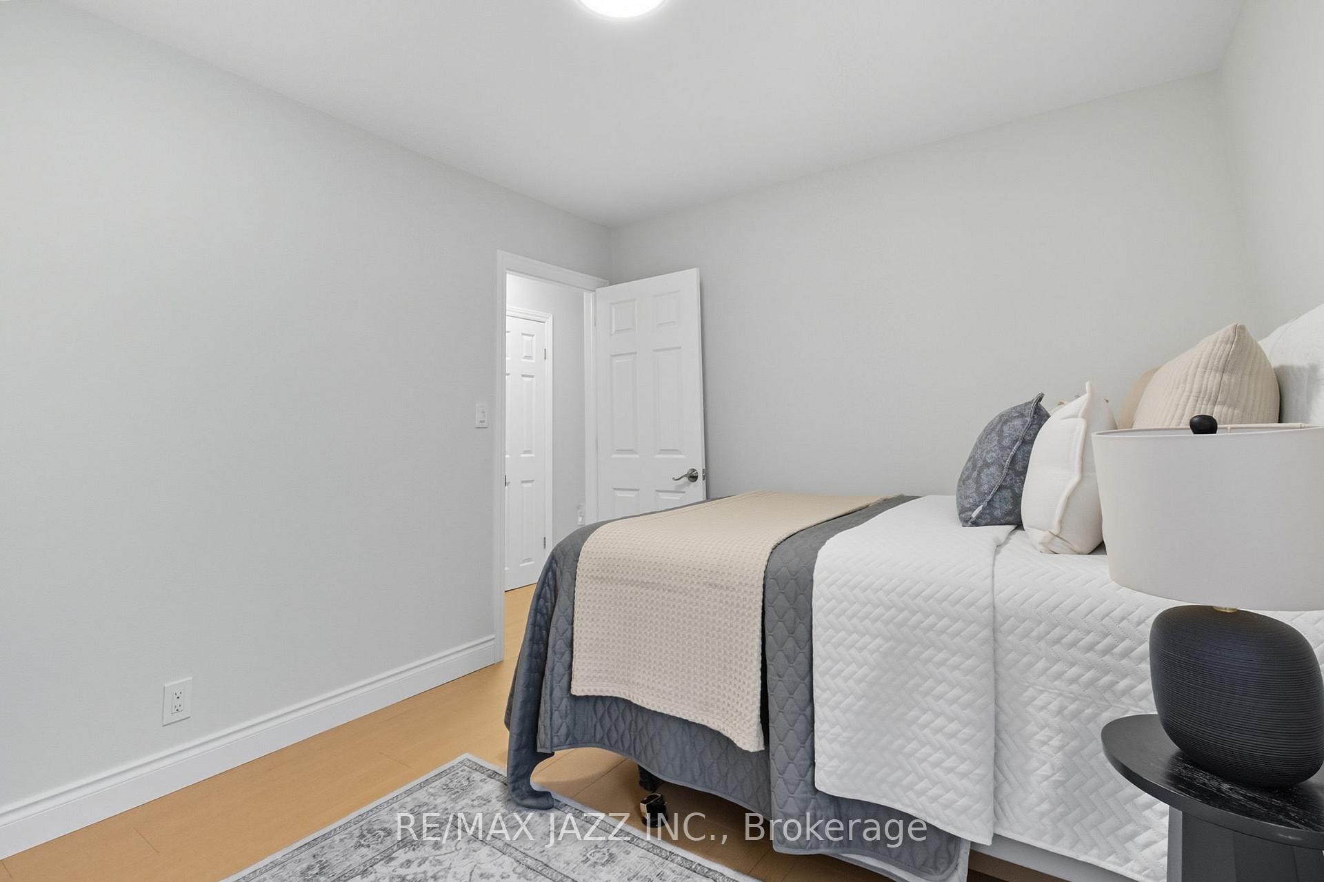 Photo 20 of 55 Liberty Street S, Clarington, Bowmanville — HOMEH