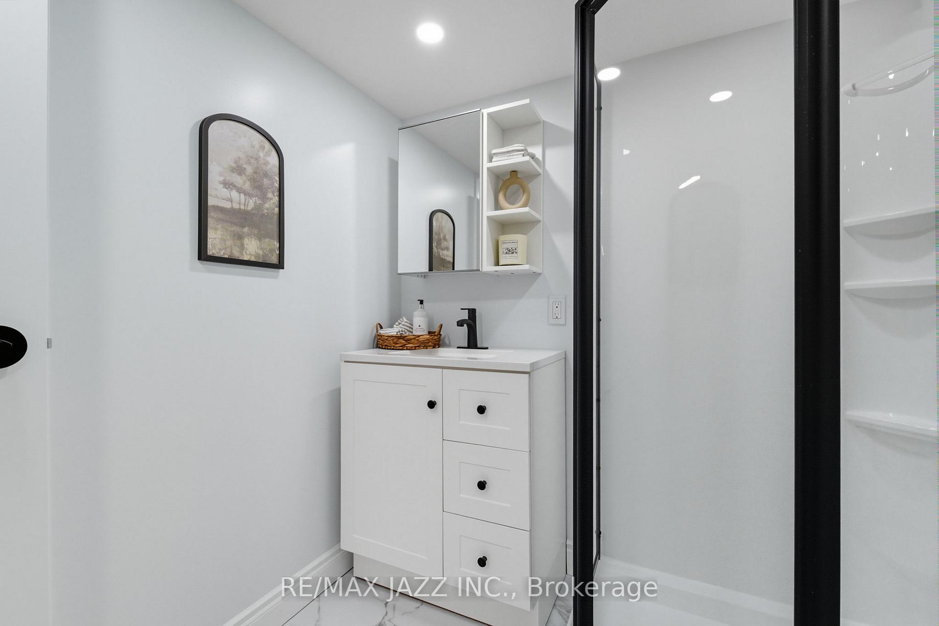 Photo 25 of 55 Liberty Street S, Clarington, Bowmanville — HOMEH