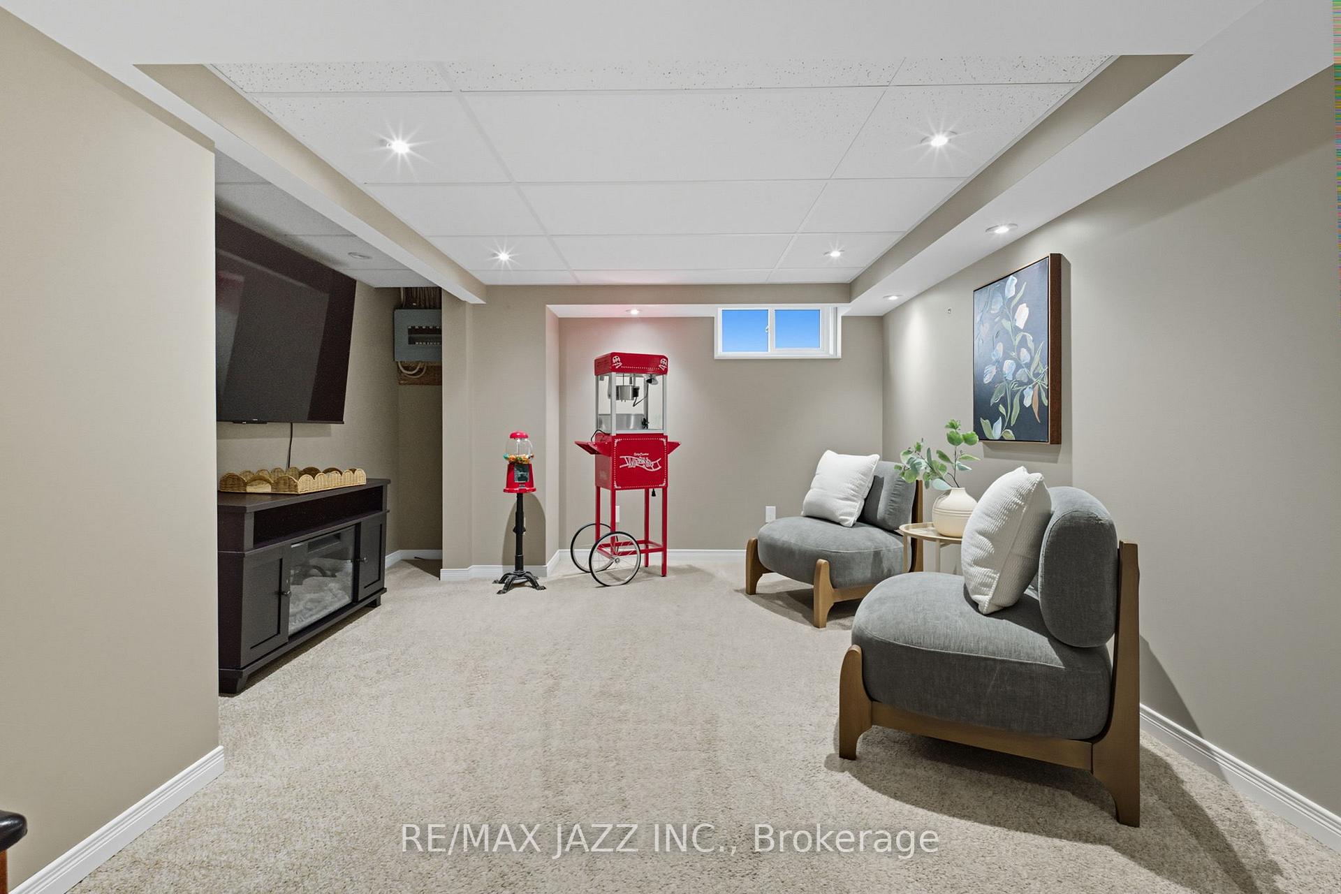 Photo 26 of 55 Liberty Street S, Clarington, Bowmanville — HOMEH