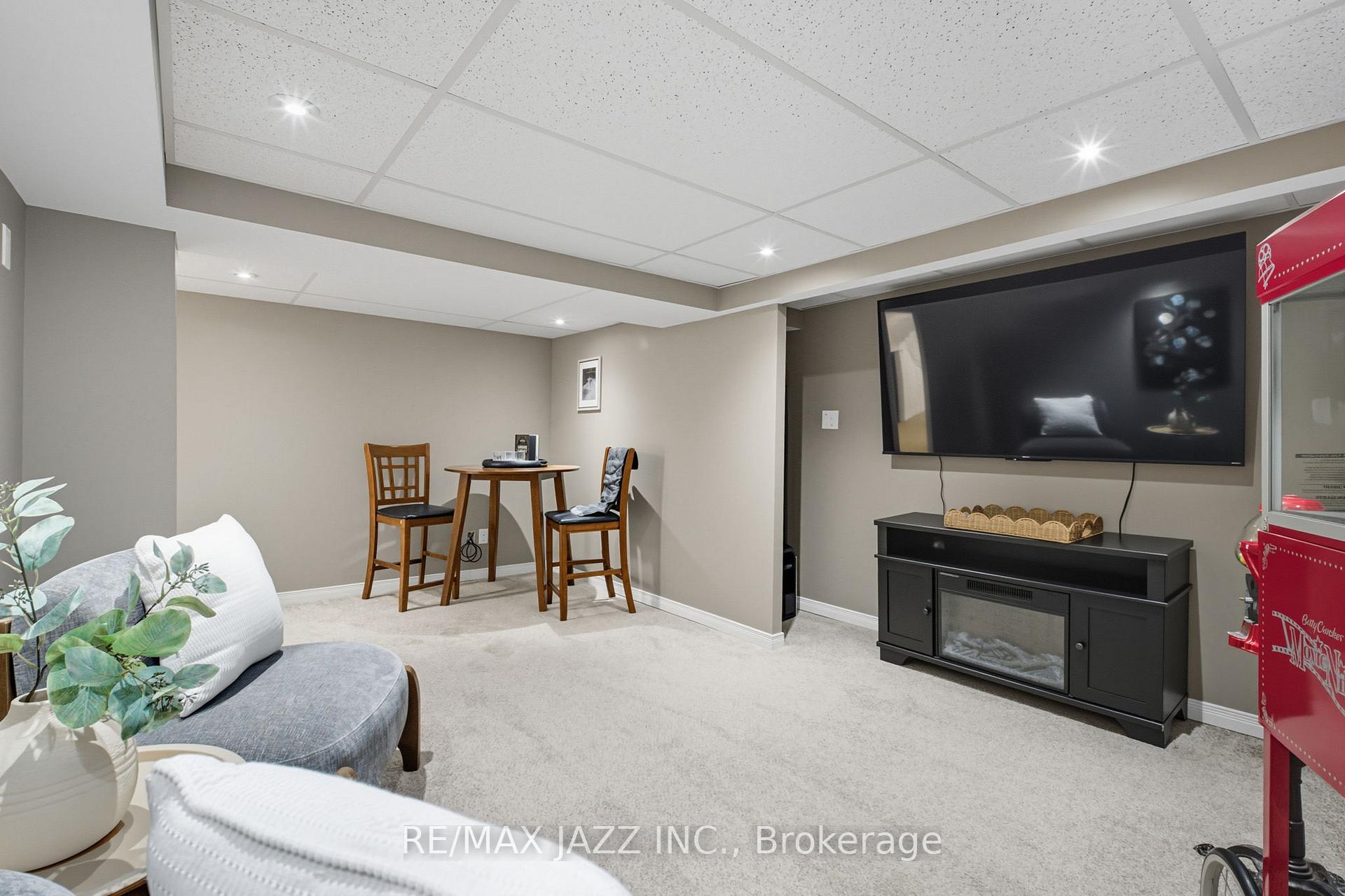 Photo 27 of 55 Liberty Street S, Clarington, Bowmanville — HOMEH