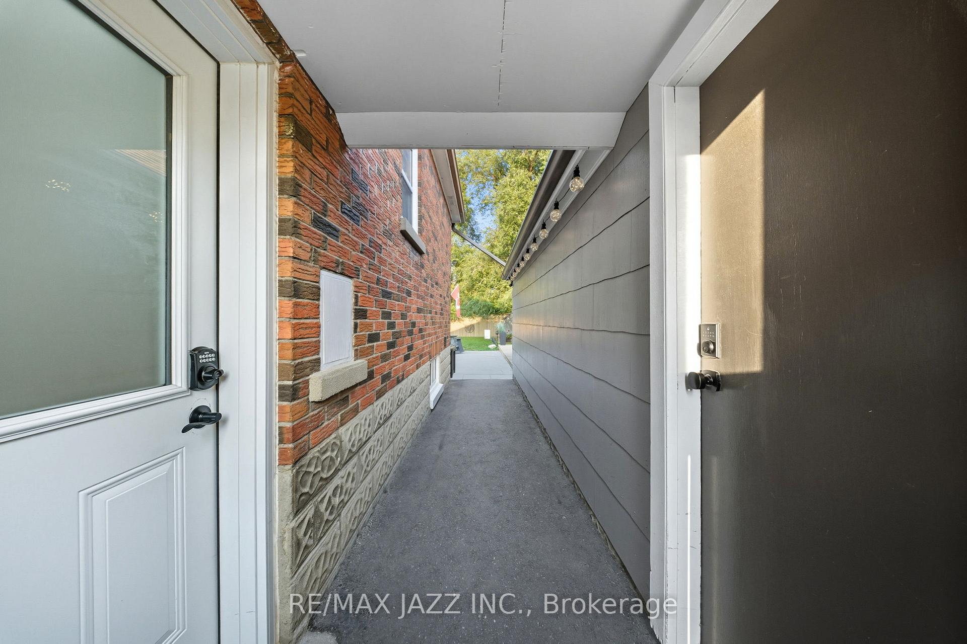 Photo 32 of 55 Liberty Street S, Clarington, Bowmanville — HOMEH
