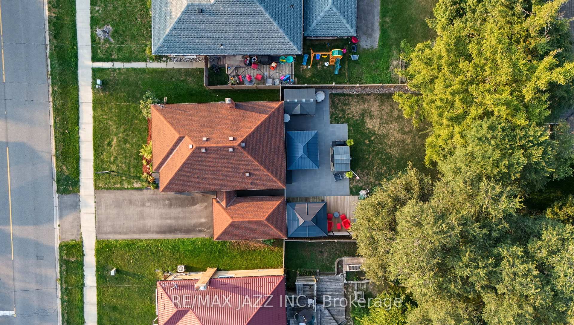 Photo 38 of 55 Liberty Street S, Clarington, Bowmanville — HOMEH