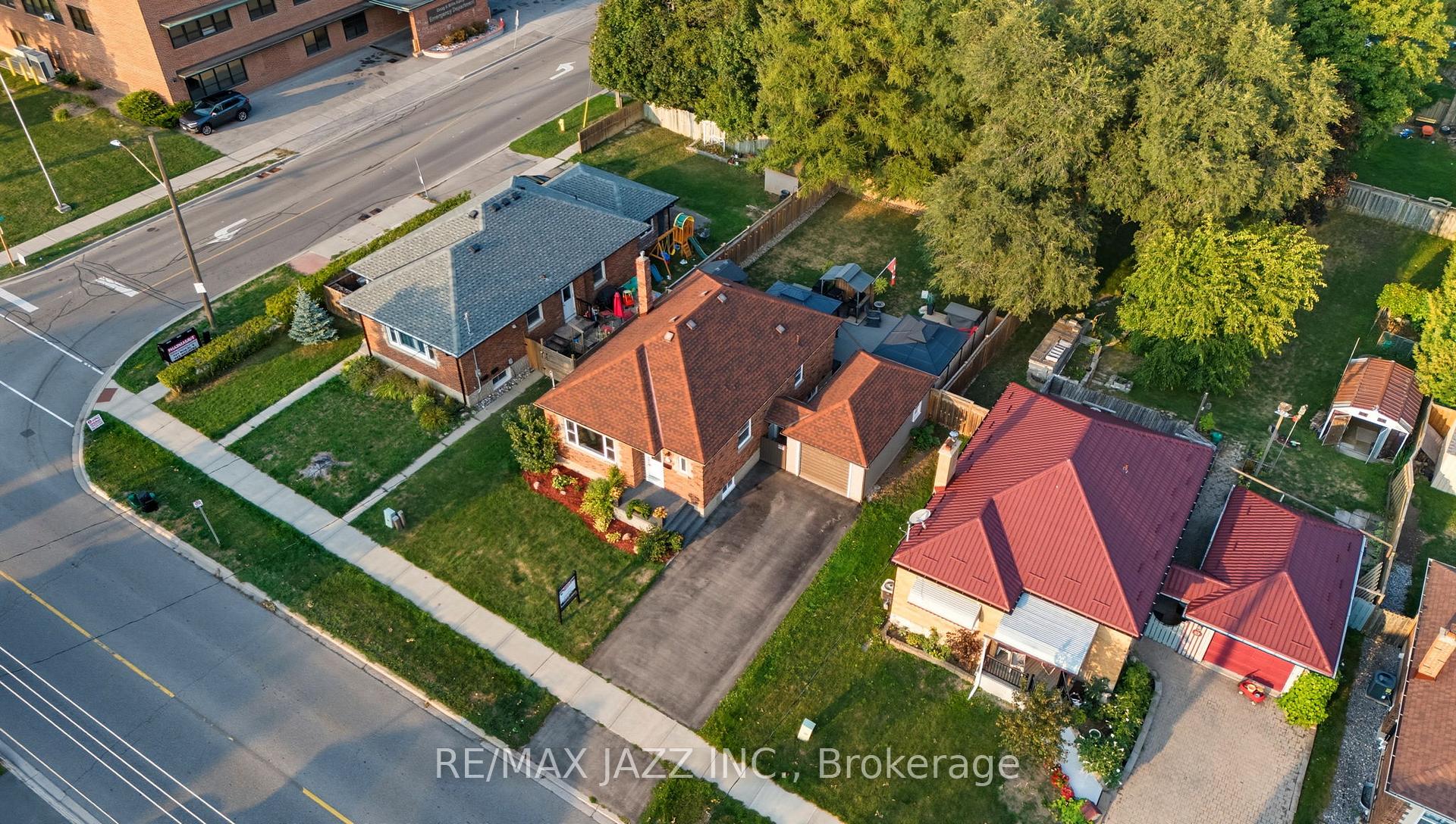 Photo 42 of 55 Liberty Street S, Clarington, Bowmanville — HOMEH