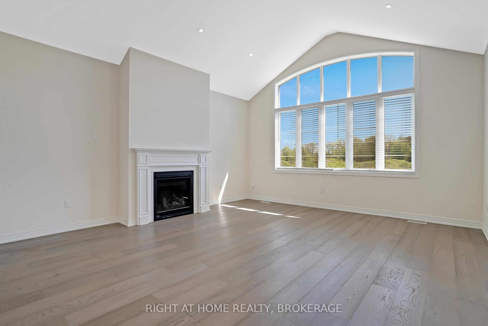 Photo 18 of 19 Robarts Drive, Hamilton, Ancaster — HOMEH