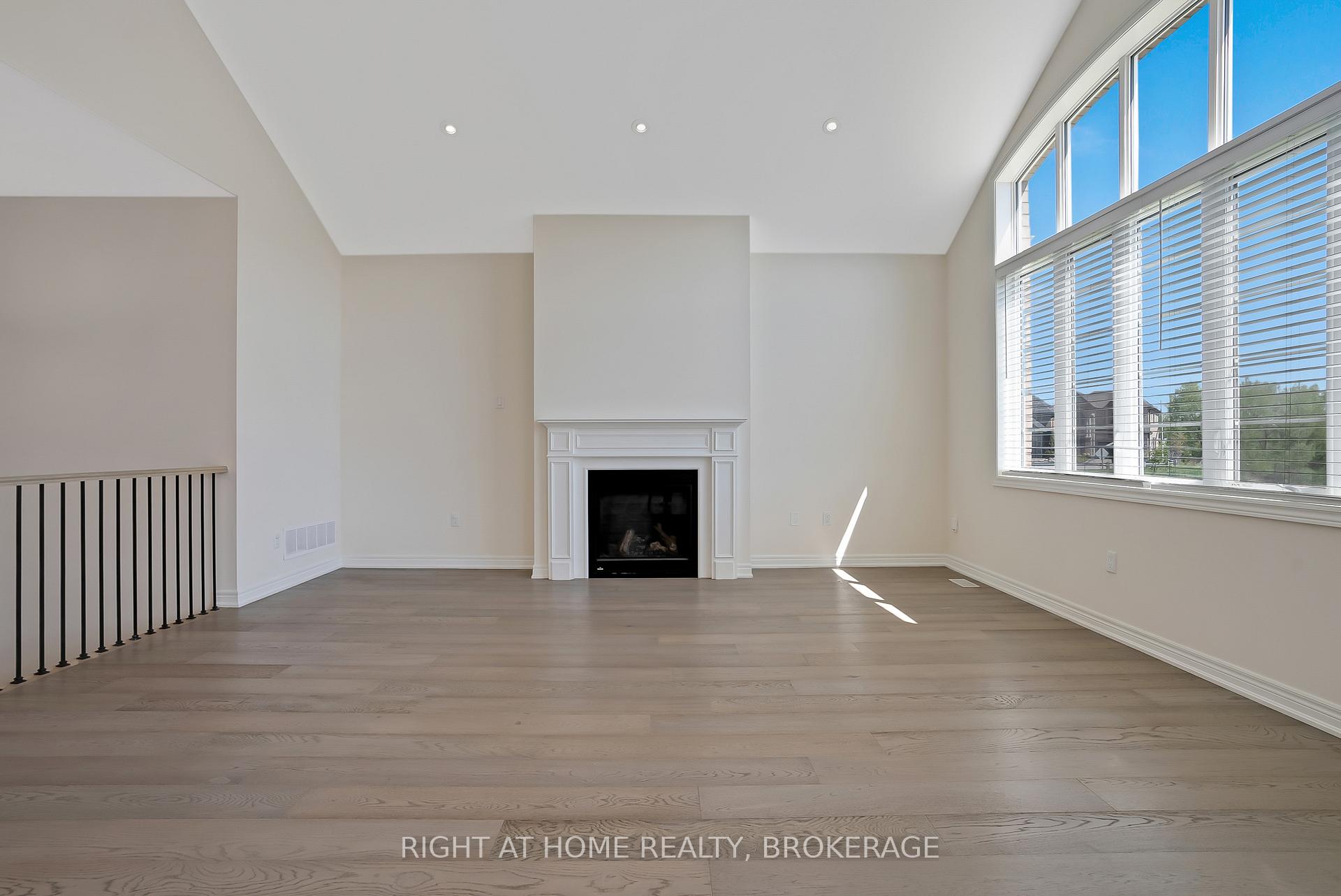 Photo 5 of 19 Robarts Drive, Hamilton, Ancaster — HOMEH