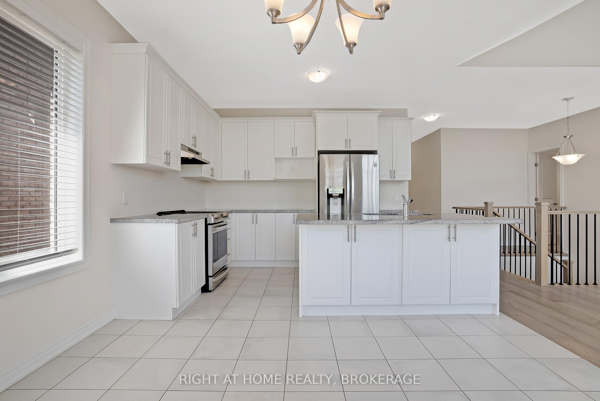 Photo 15 of 19 Robarts Drive, Hamilton, Ancaster — HOMEH