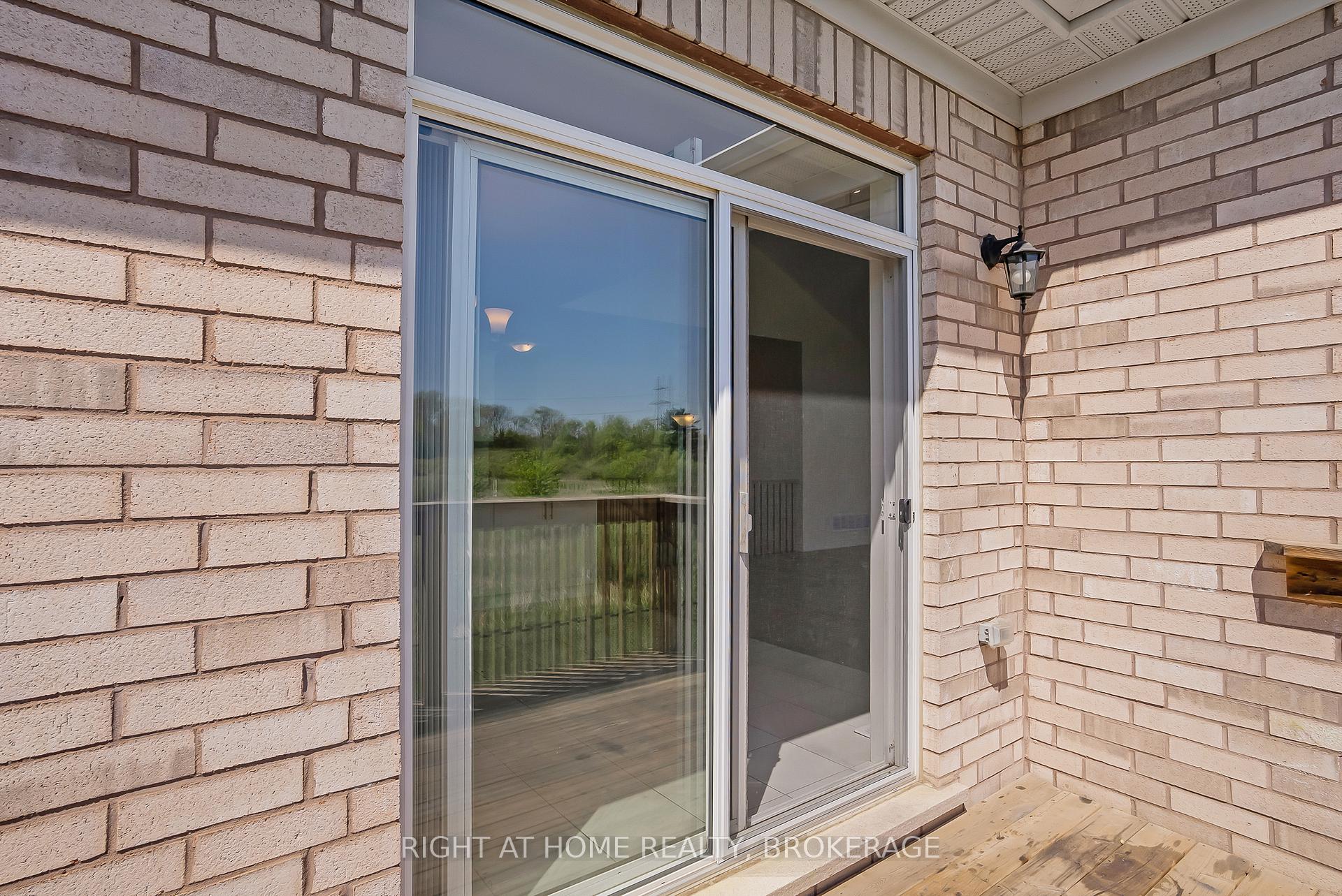 Photo 20 of 19 Robarts Drive, Hamilton, Ancaster — HOMEH