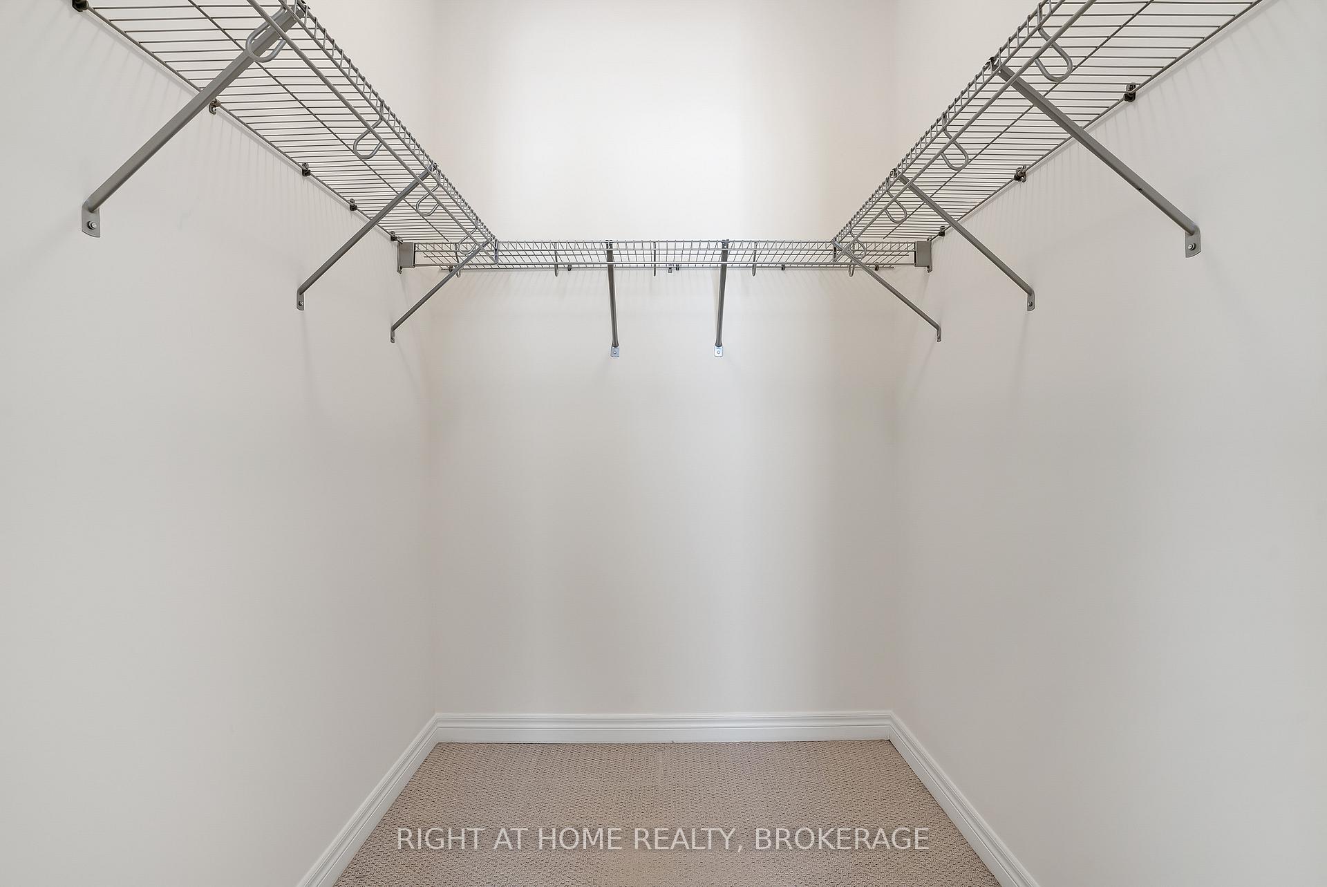Photo 33 of 19 Robarts Drive, Hamilton, Ancaster — HOMEH