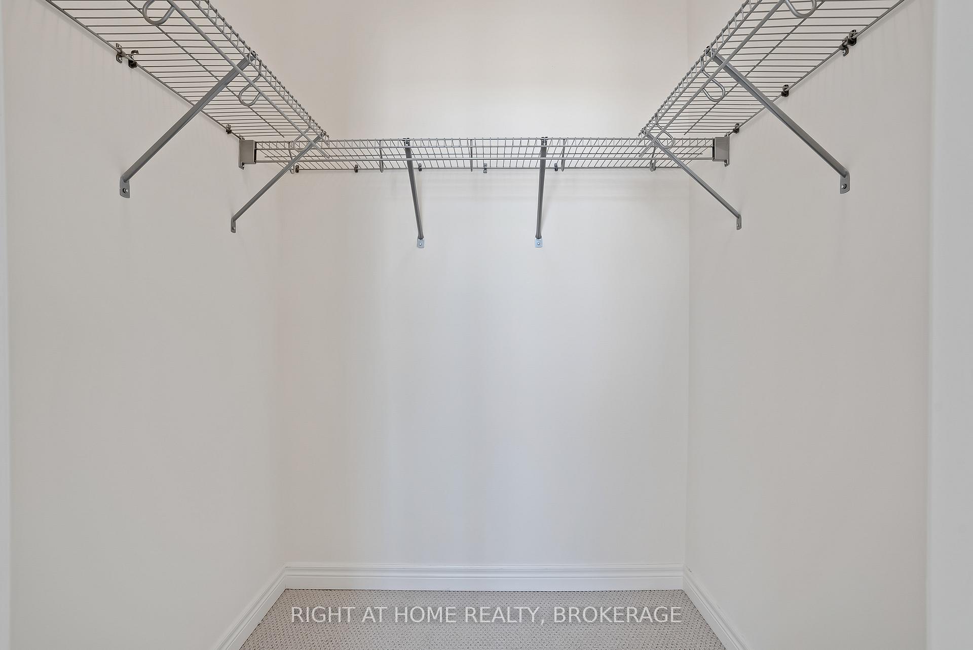Photo 34 of 19 Robarts Drive, Hamilton, Ancaster — HOMEH