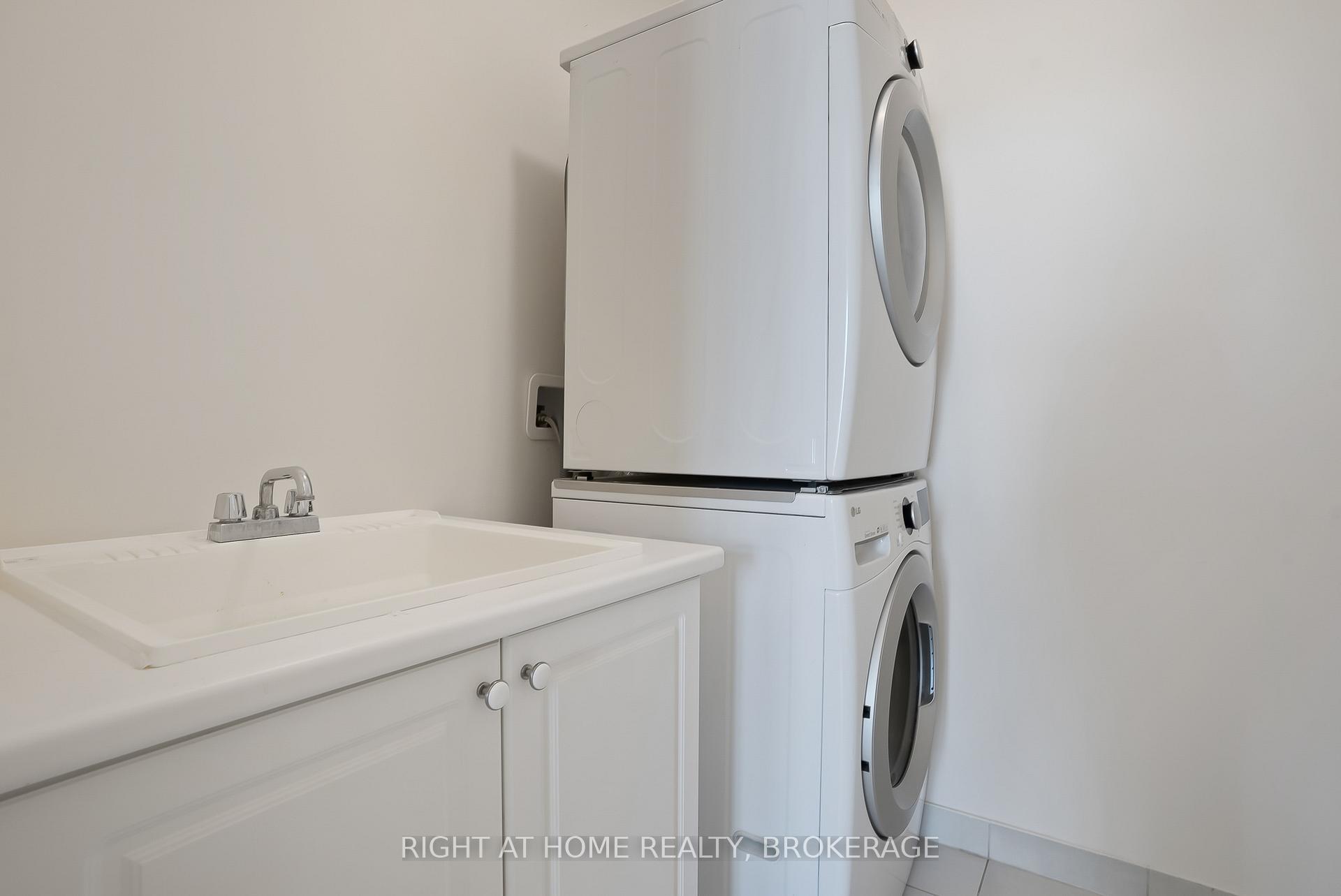 Photo 31 of 19 Robarts Drive, Hamilton, Ancaster — HOMEH