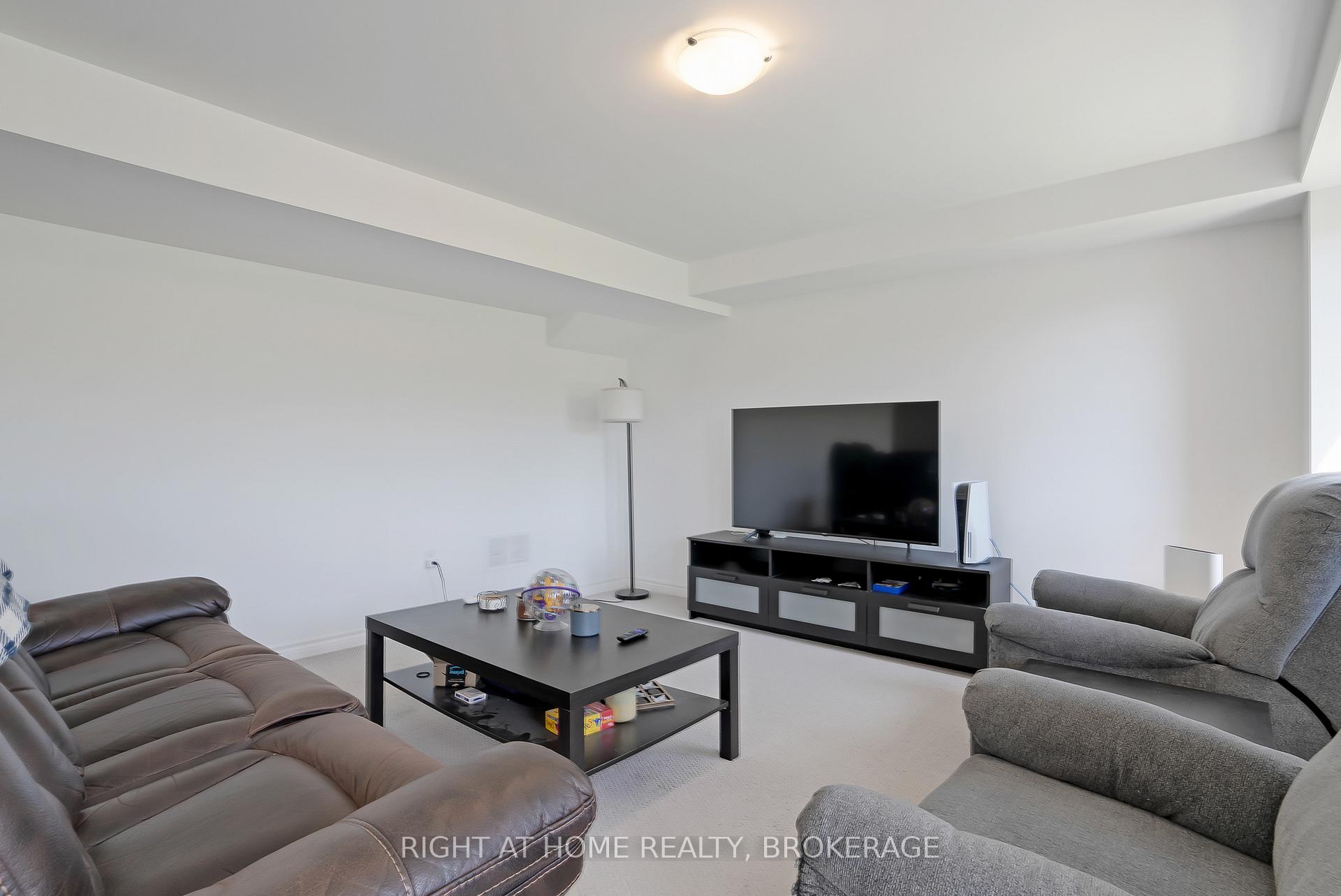 Photo 39 of 19 Robarts Drive, Hamilton, Ancaster — HOMEH