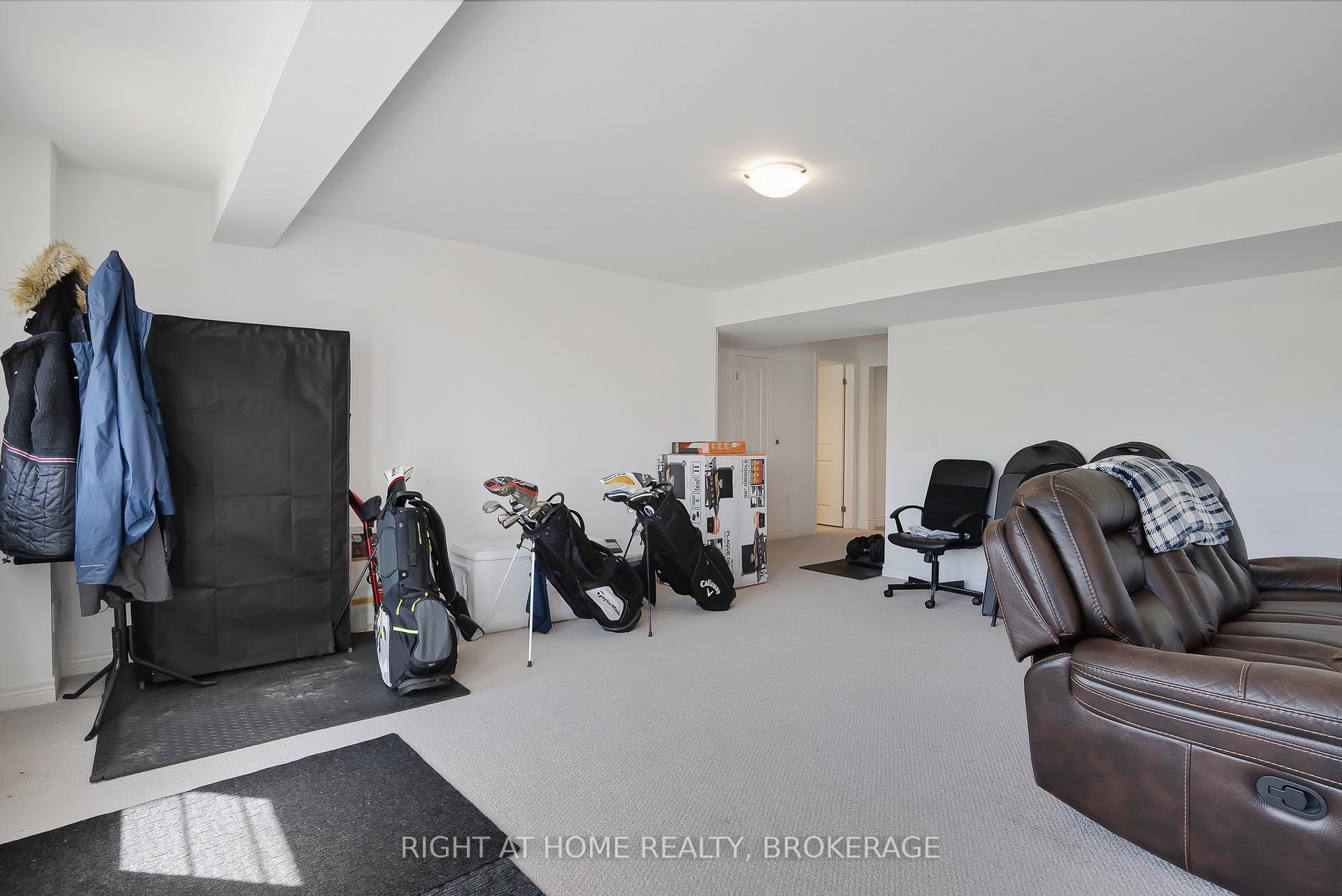 Photo 36 of 19 Robarts Drive, Hamilton, Ancaster — HOMEH