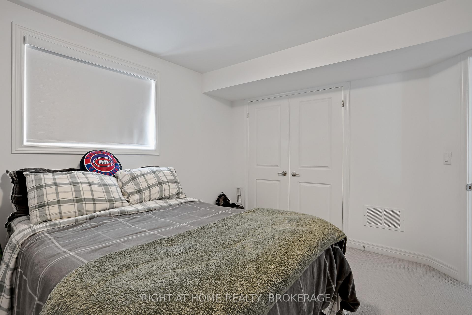 Photo 47 of 19 Robarts Drive, Hamilton, Ancaster — HOMEH