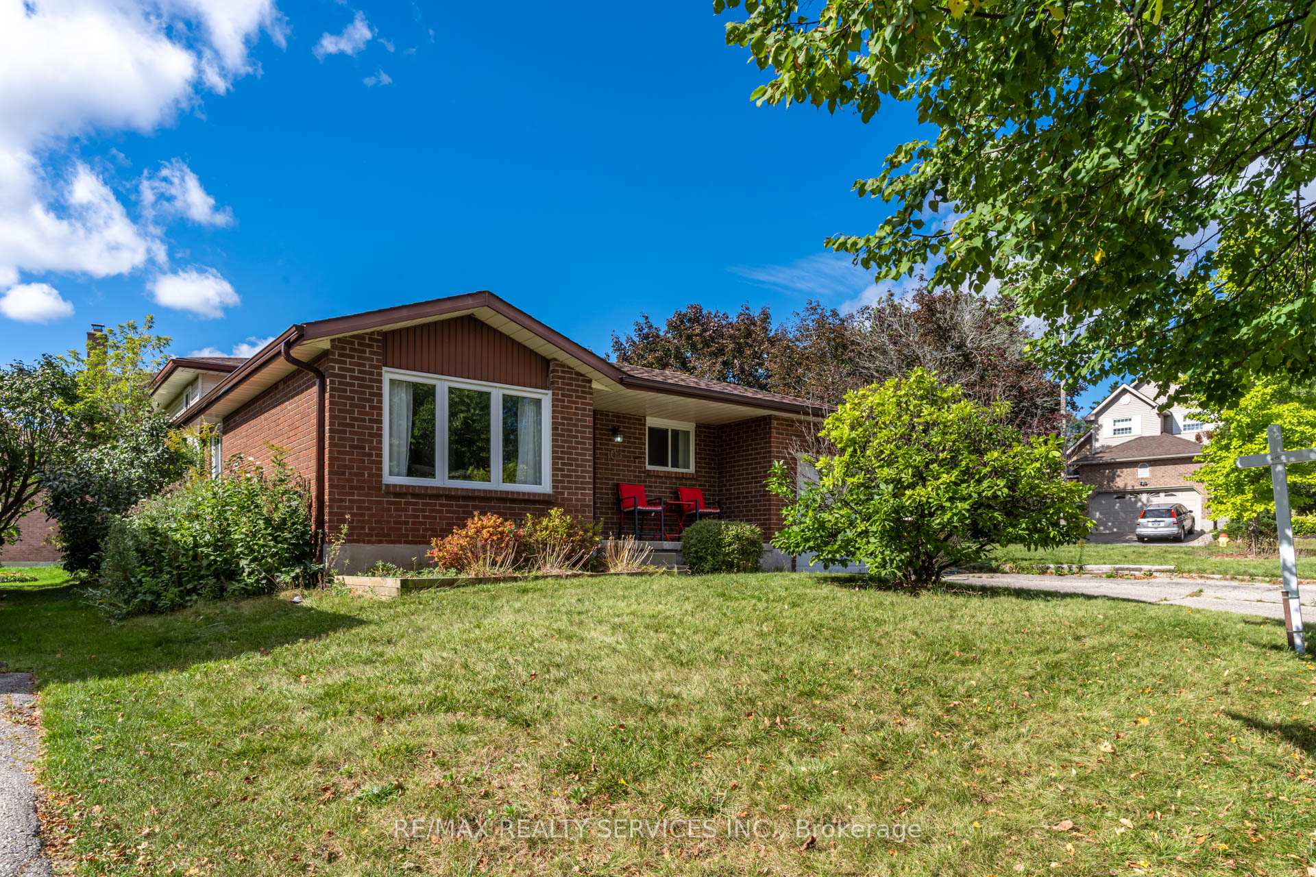 Photo 3 of 109 Biehn Drive, Kitchener — HOMEH