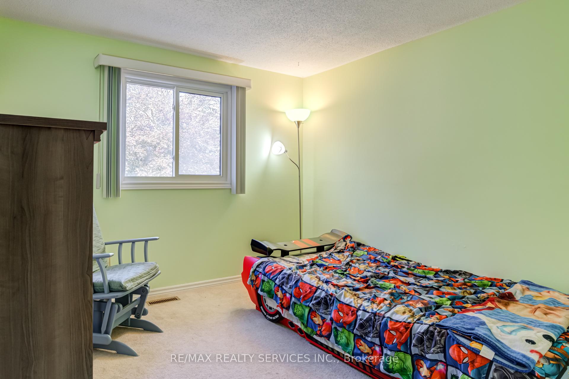 Photo 13 of 109 Biehn Drive, Kitchener — HOMEH
