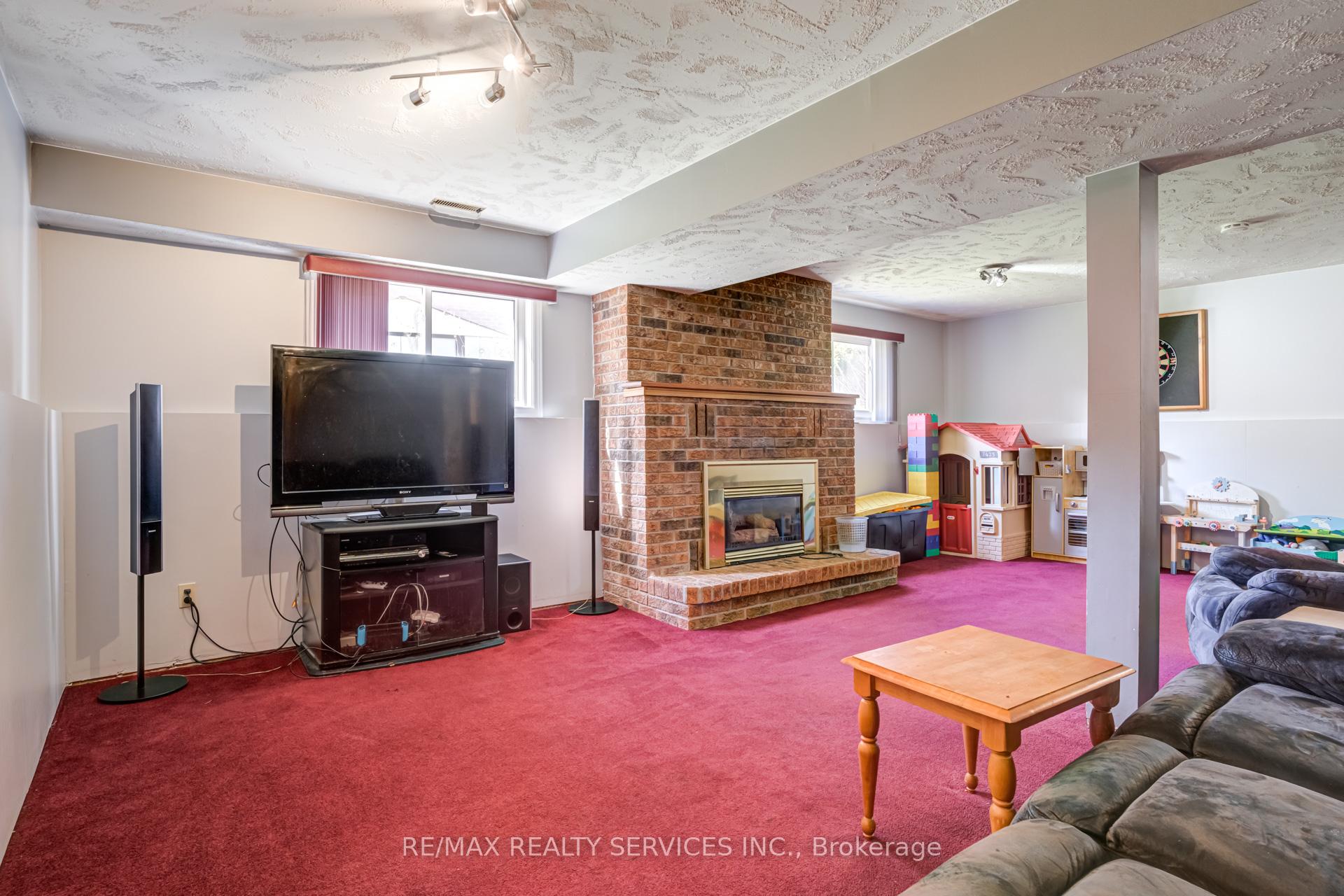 Photo 21 of 109 Biehn Drive, Kitchener — HOMEH