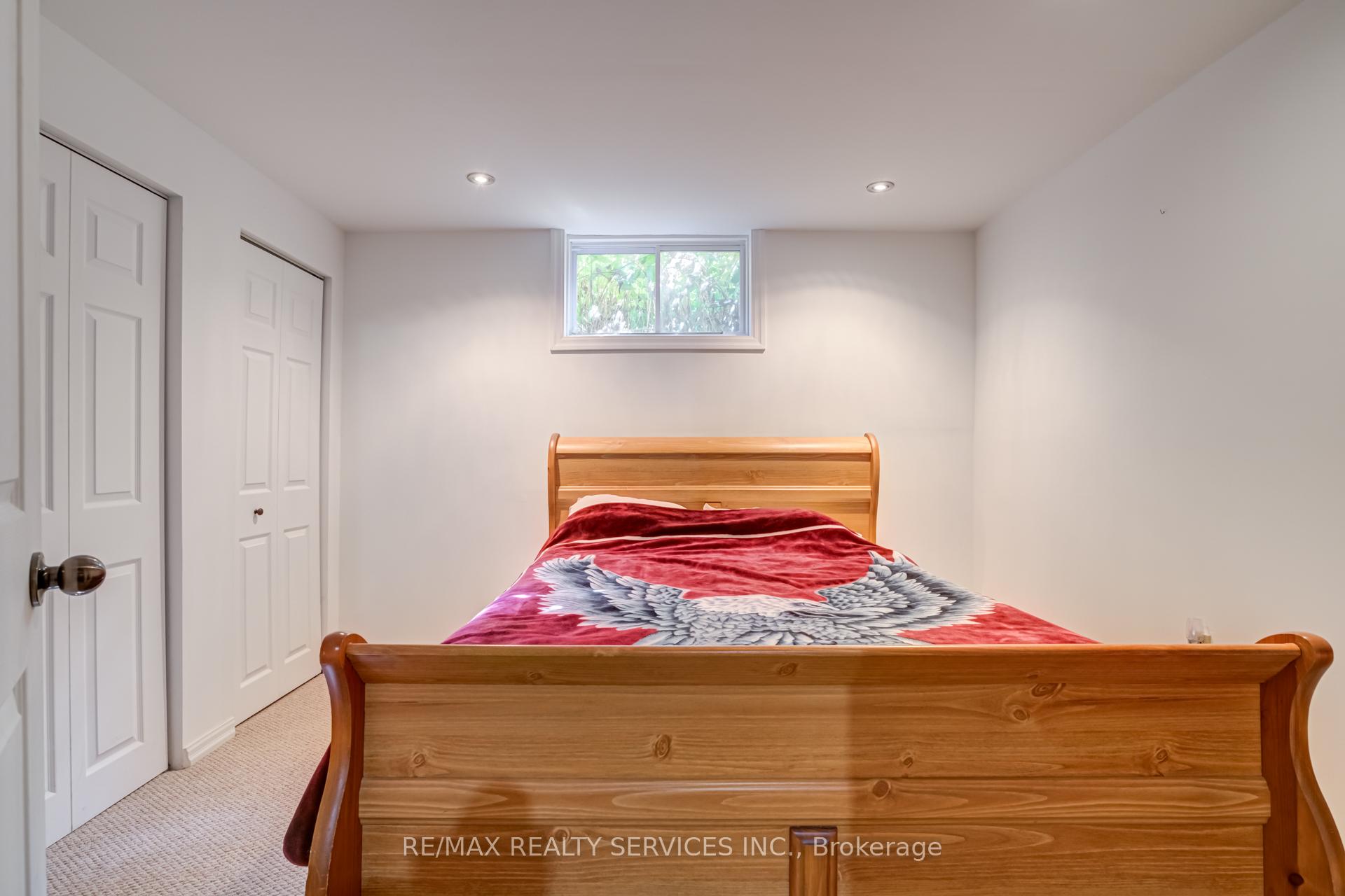 Photo 33 of 109 Biehn Drive, Kitchener — HOMEH