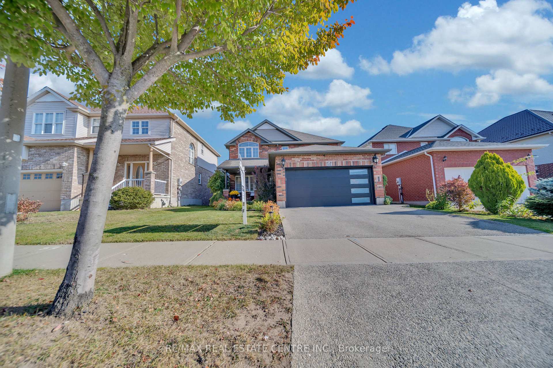 Photo 31 of 15 Yarrow Court, Kitchener — HOMEH