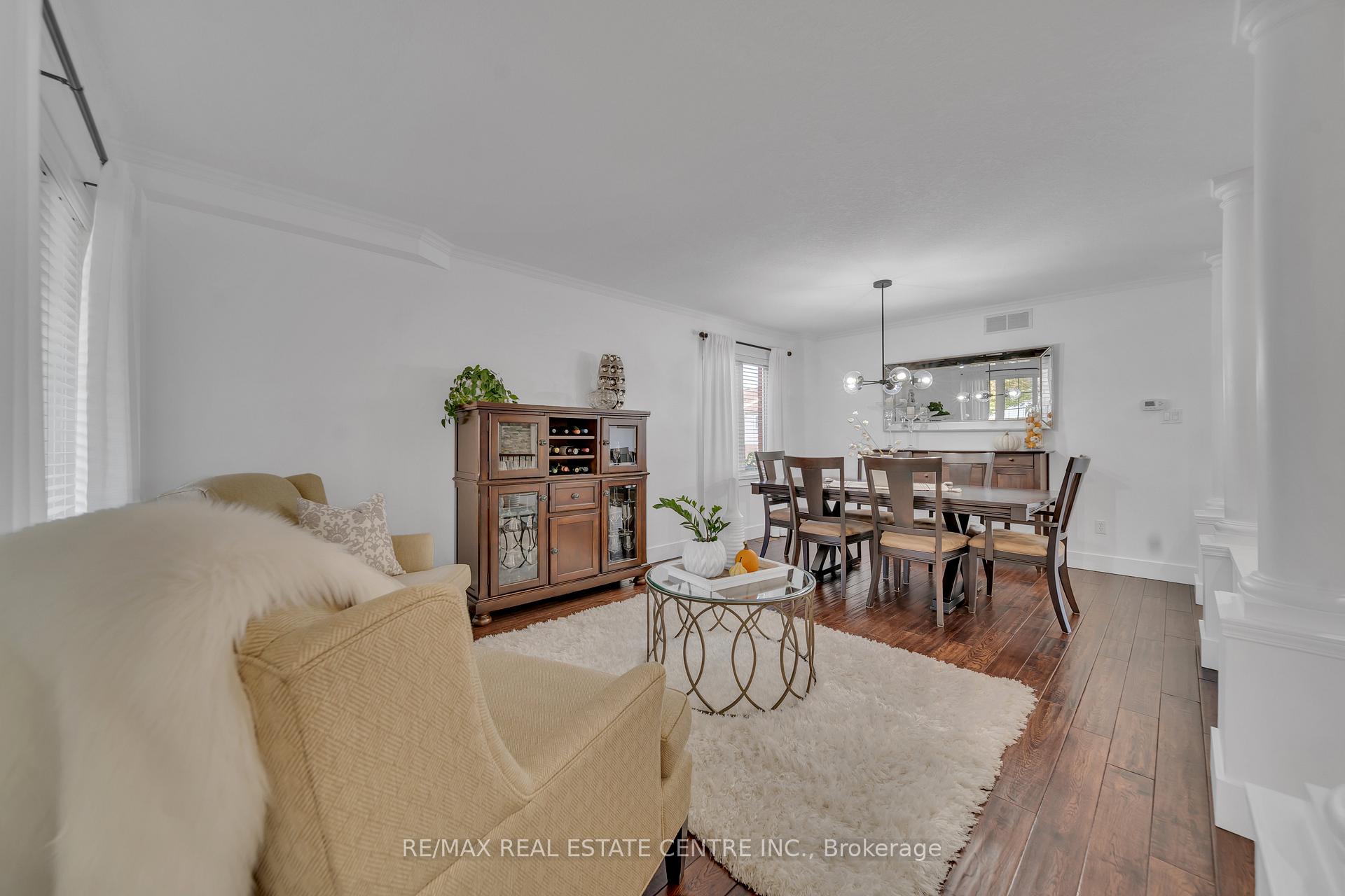 Photo 21 of 15 Yarrow Court, Kitchener — HOMEH