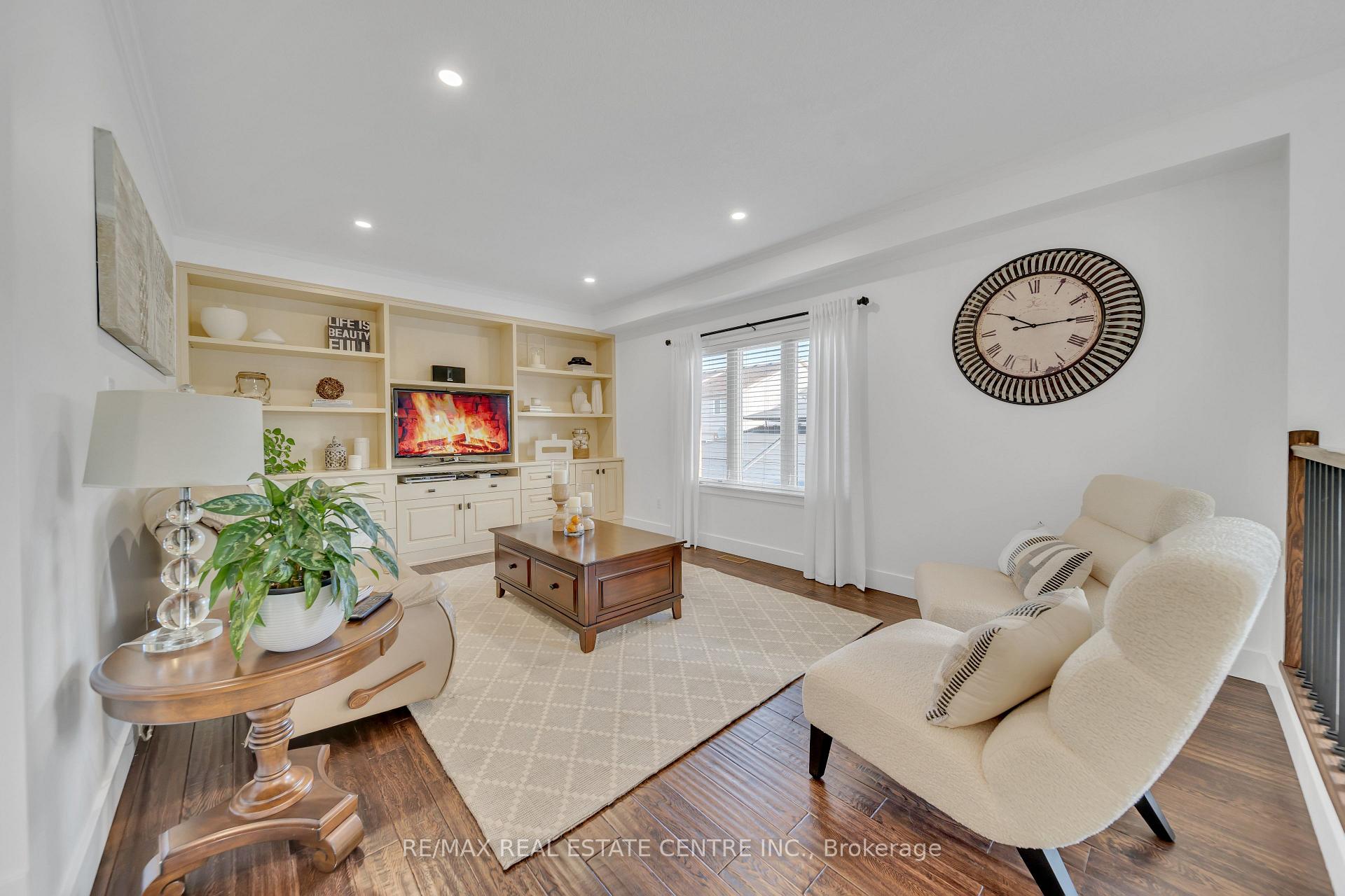 Photo 13 of 15 Yarrow Court, Kitchener — HOMEH