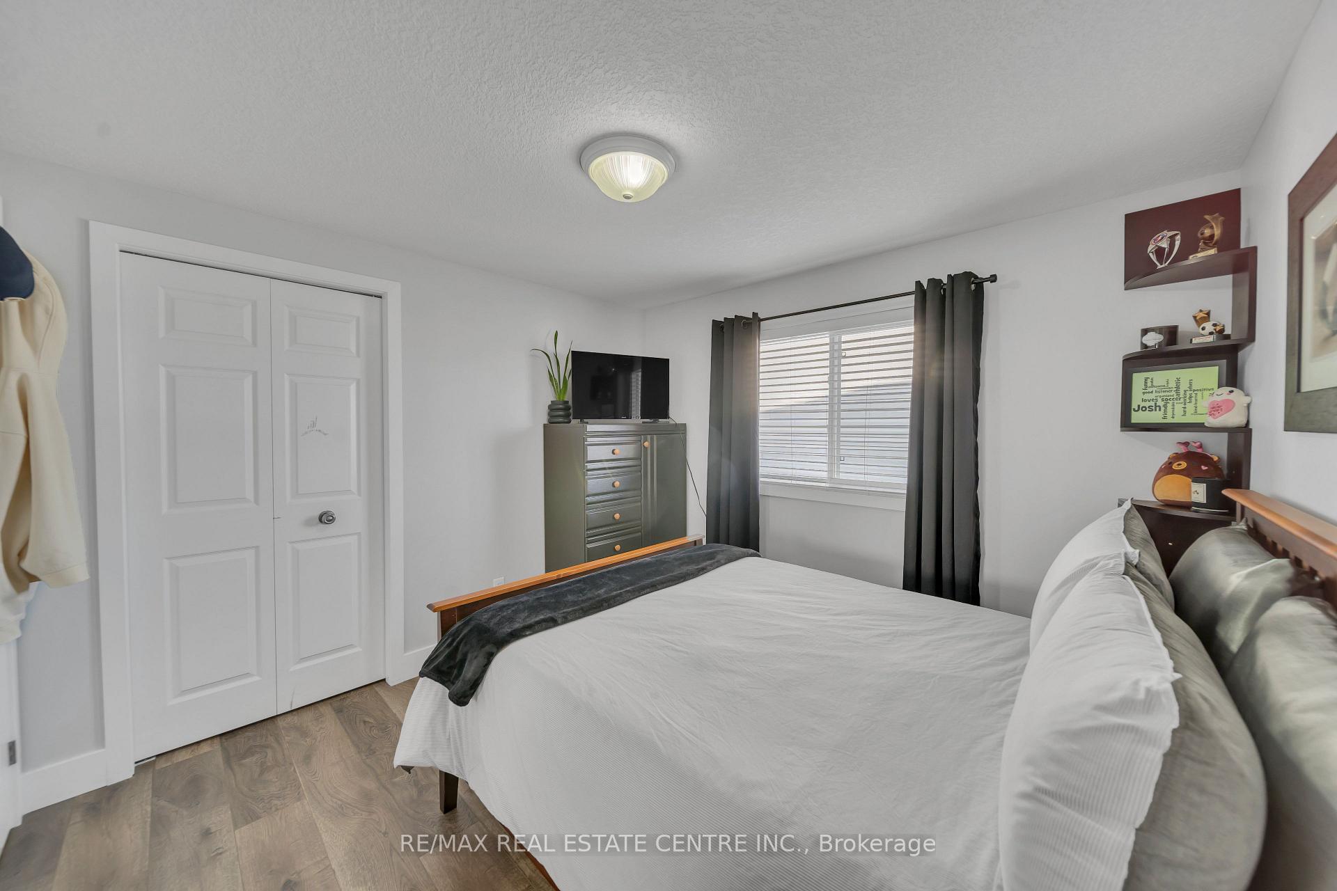 Photo 28 of 15 Yarrow Court, Kitchener — HOMEH